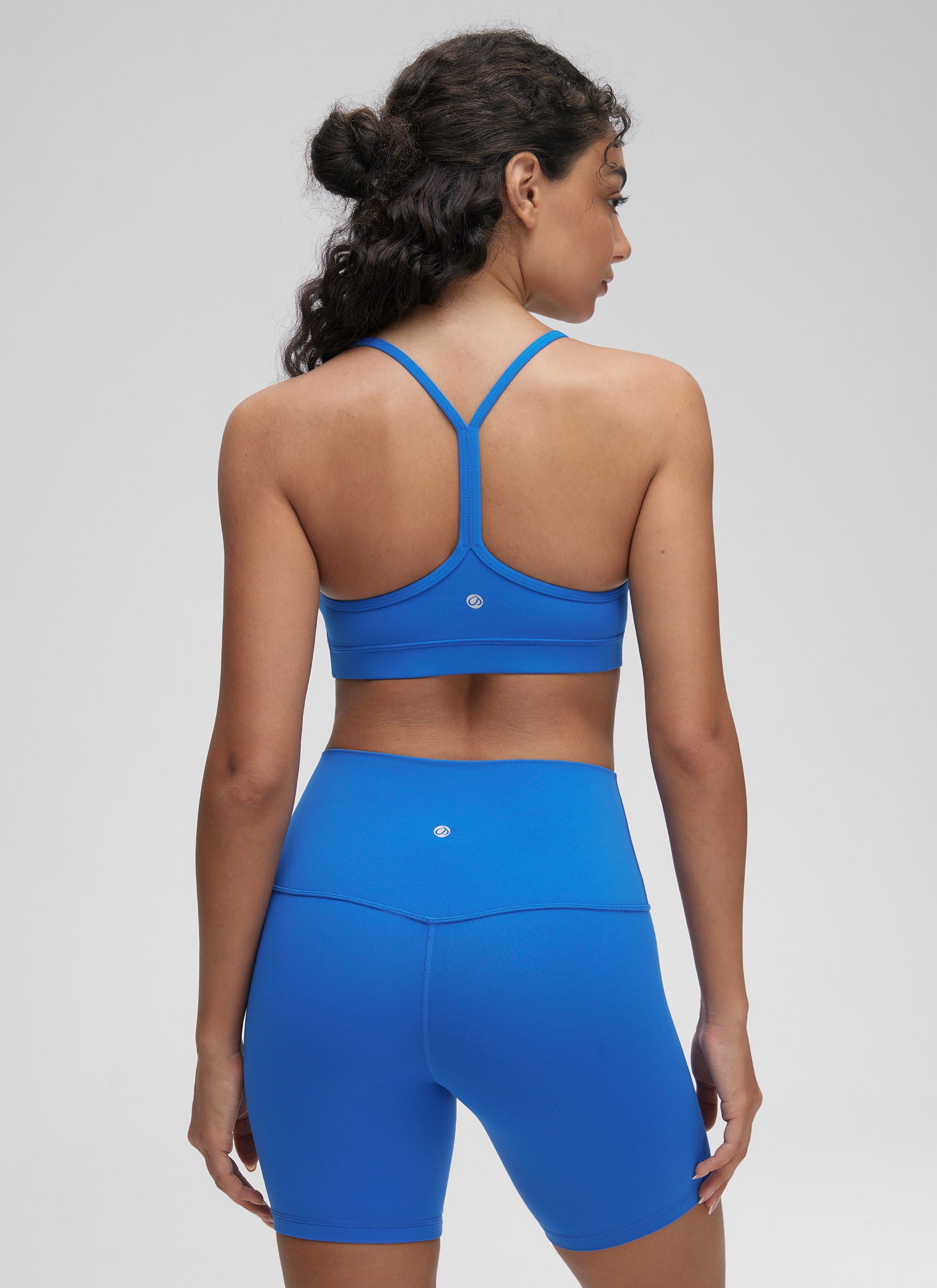 CRZ YOGA Women's Yoga Light Support Butterluxe Sports Bra Y back Sparkle Blue @model_info:Anano