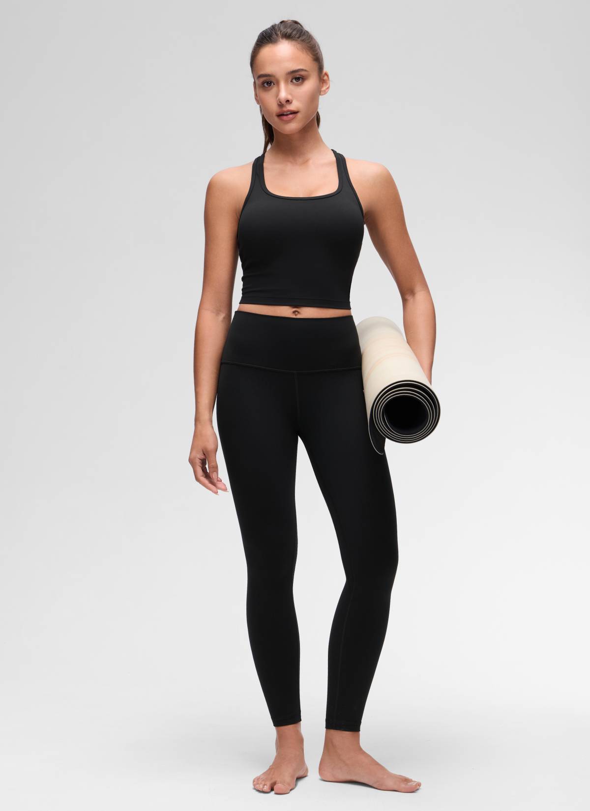 CRZ YOGA Women's Yoga Low support Butterluxe Scoop Neck Bra Y-Back Black @model_info:Maria