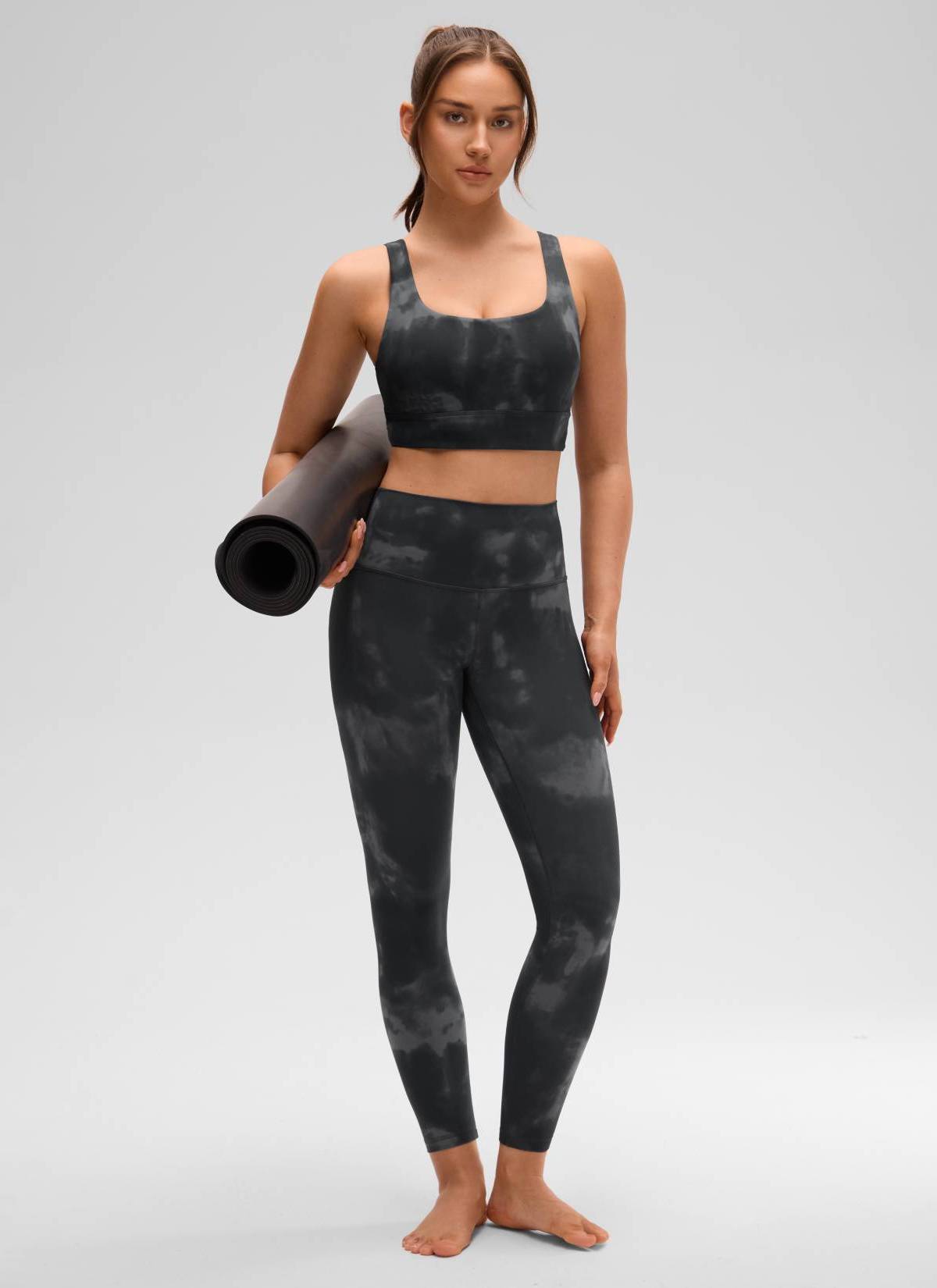 CRZ YOGA Women's Yoga Low Support Butterluxe Sport Bra U Back Longline Grey Tie Dye Flowers @model_info:Brooklyn