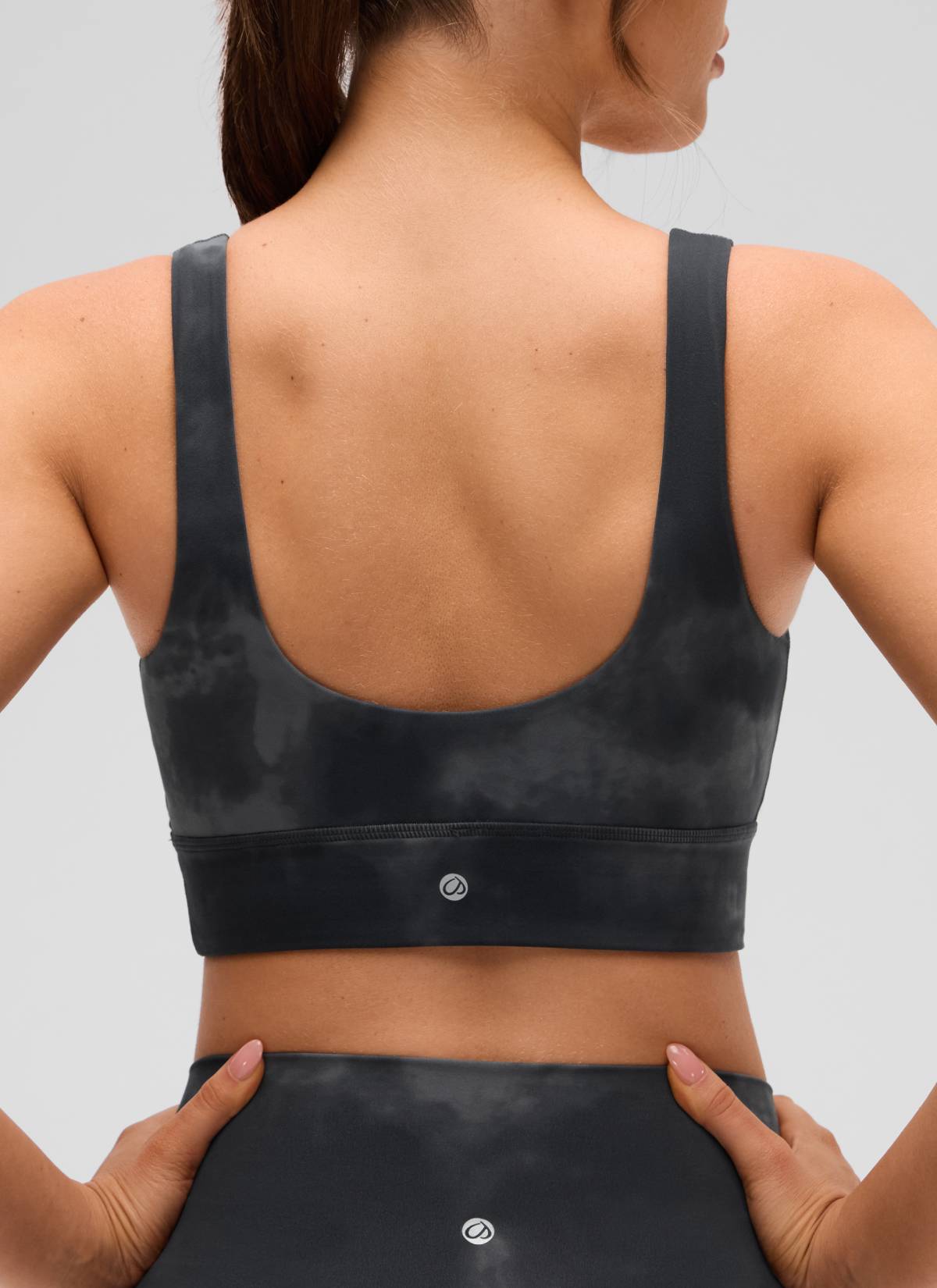 CRZ YOGA Women's Yoga Low Support Butterluxe Sport Bra U Back Longline Grey Tie Dye Flowers @model_info:Brooklyn
