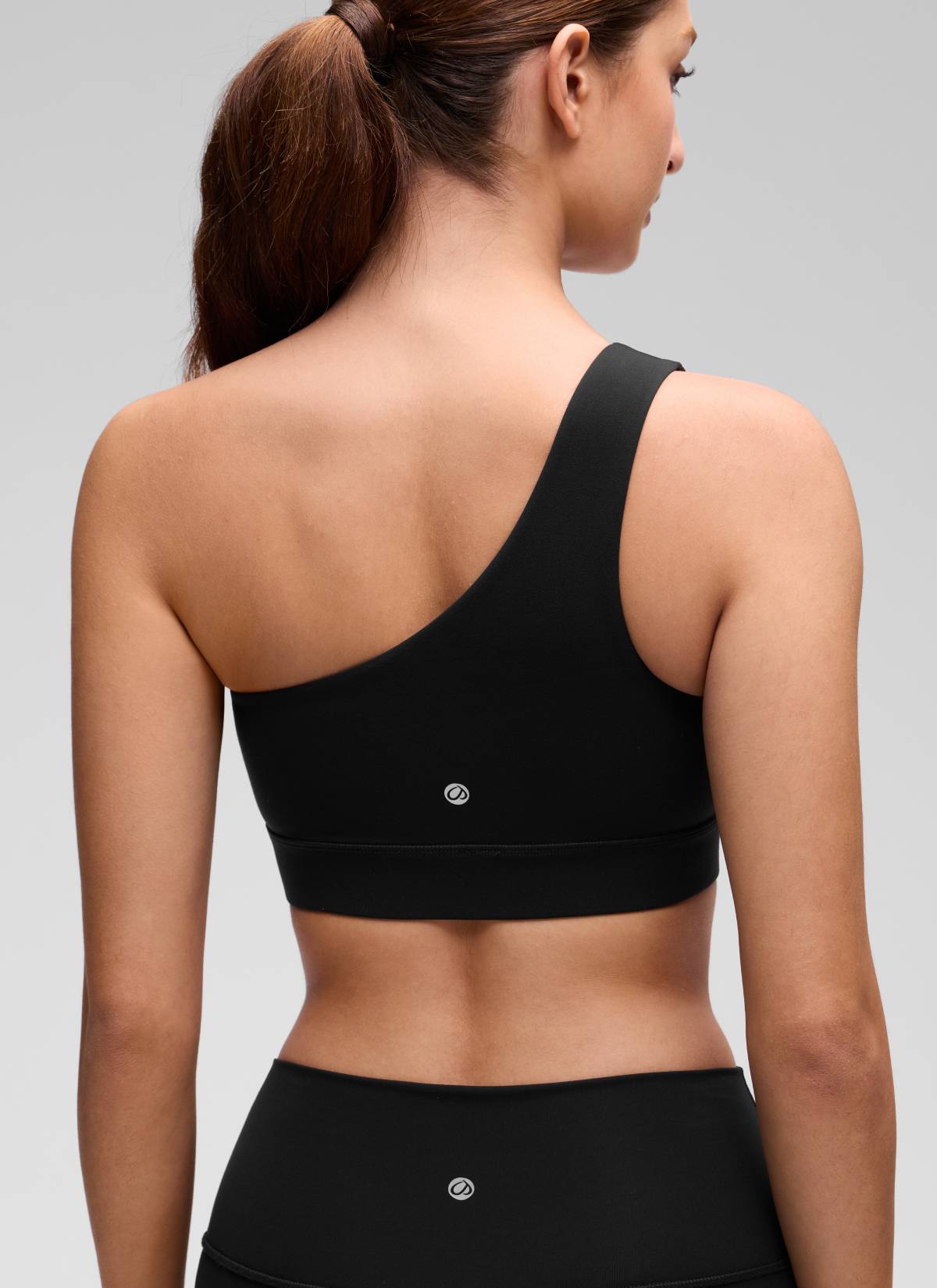 CRZ YOGA Butterluxe Womens One Shoulder Sports Bra Asymmetrical Padded Black @model_info:Inga