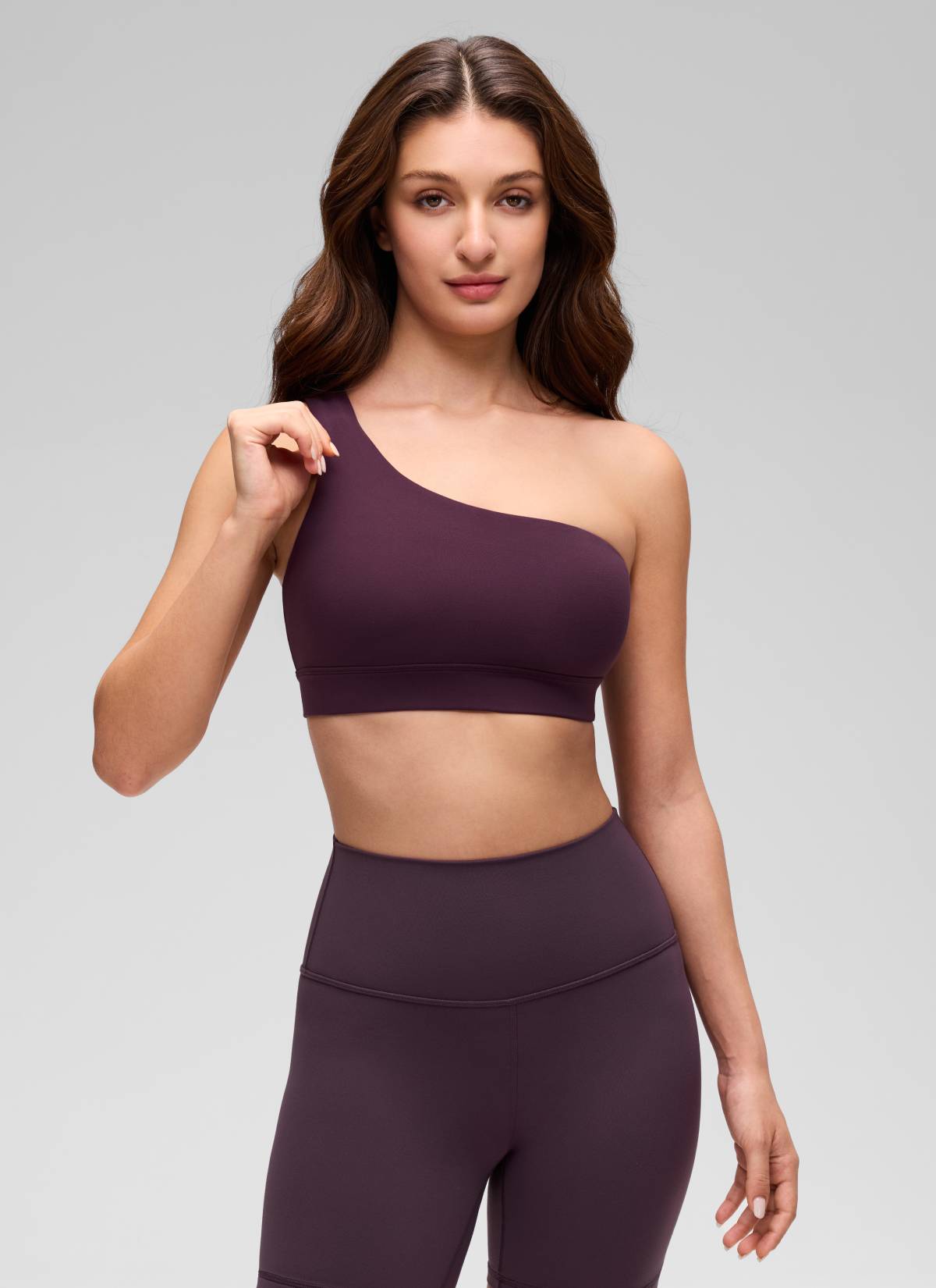 CRZ YOGA Butterluxe Womens One Shoulder Sports Bra Asymmetrical Padded Deep Purple @model_info:Inga