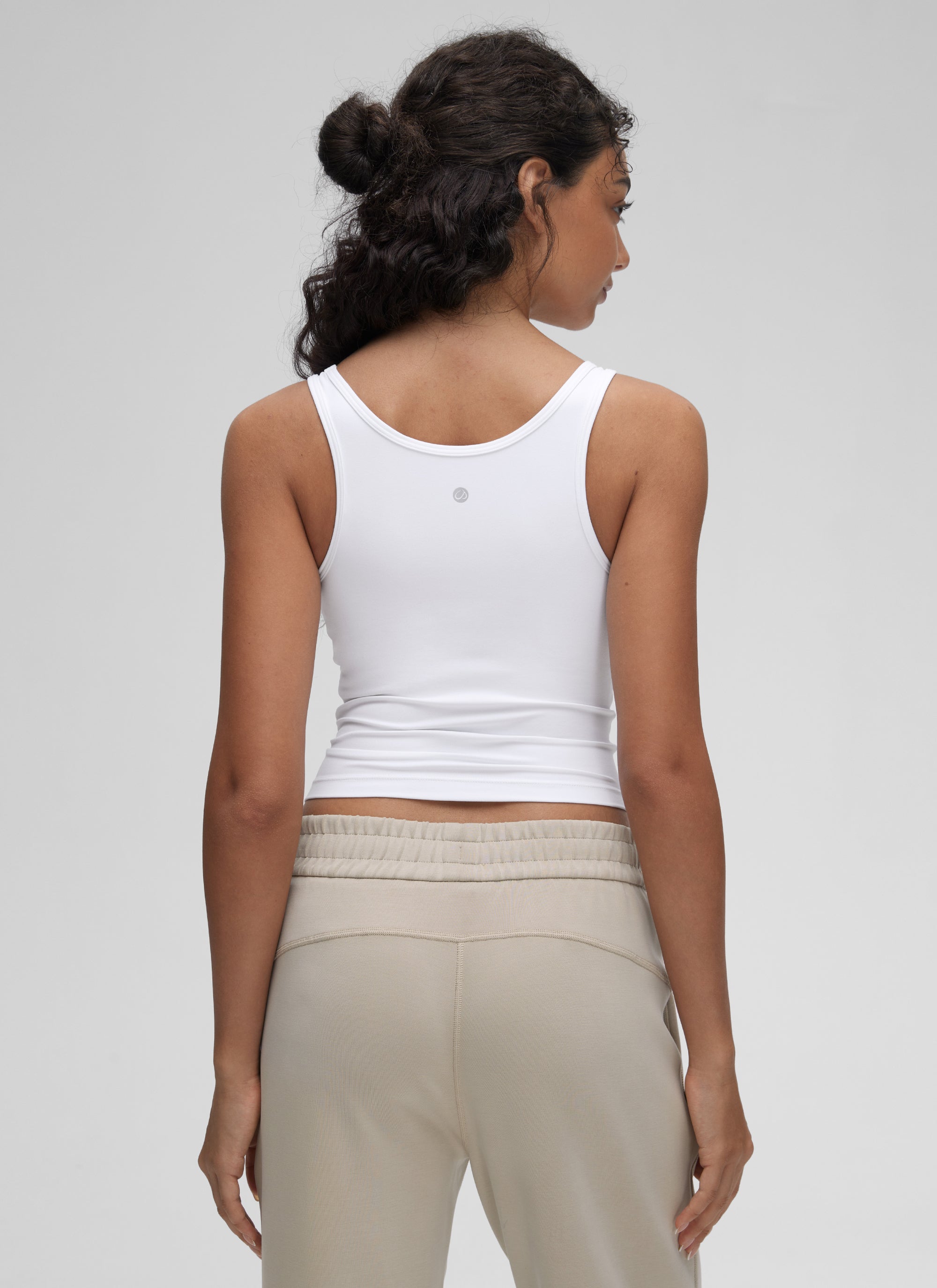 CRZ YOGA Women's Yoga Butterluxe Tight Fit Tank Tops Racerback White @model_info:Anano