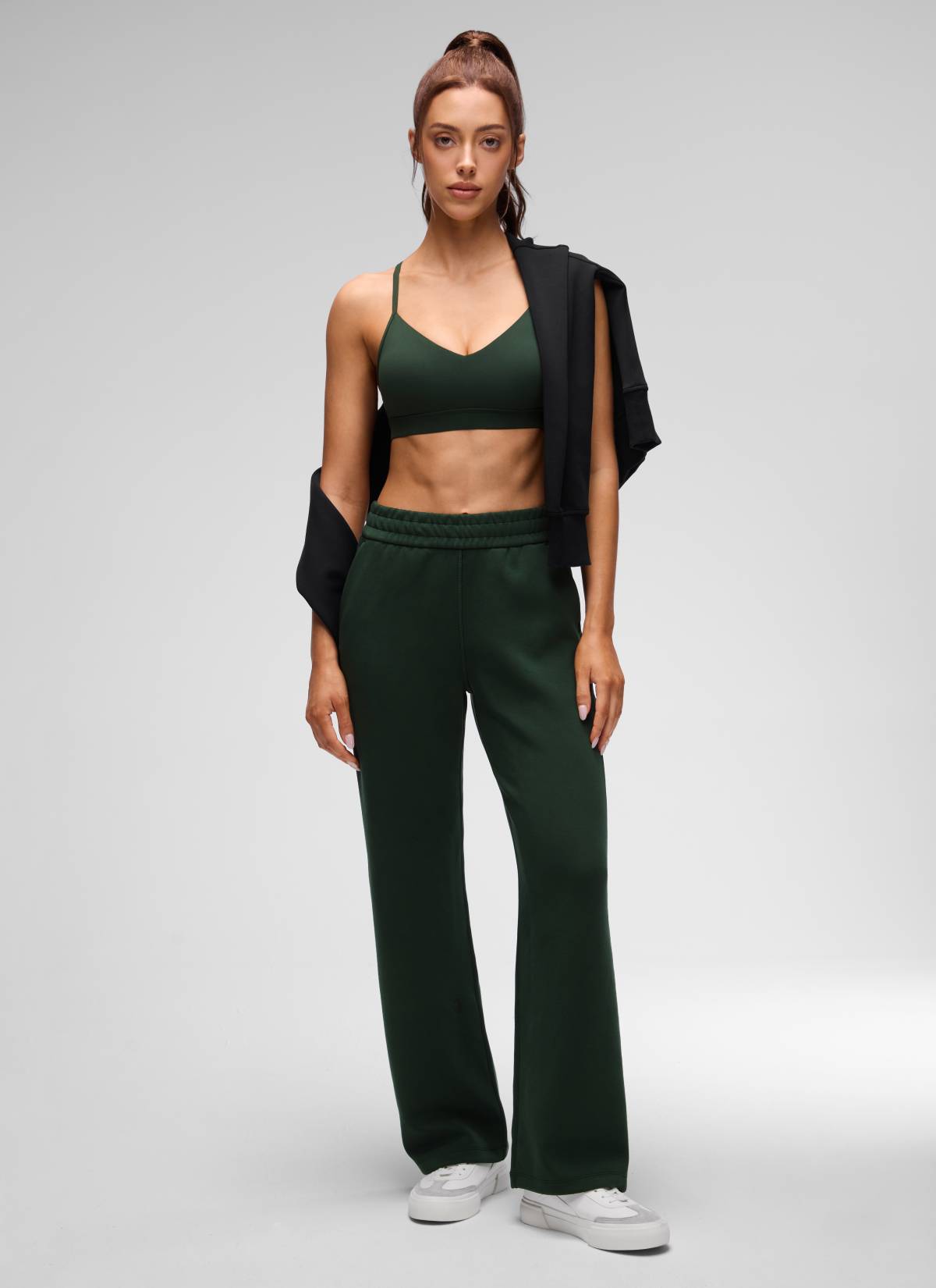 CRZ YOGA Butterluxe Womens V Neck Camisole Yoga Padded Sports Bra Legend Green @model_info:Lary