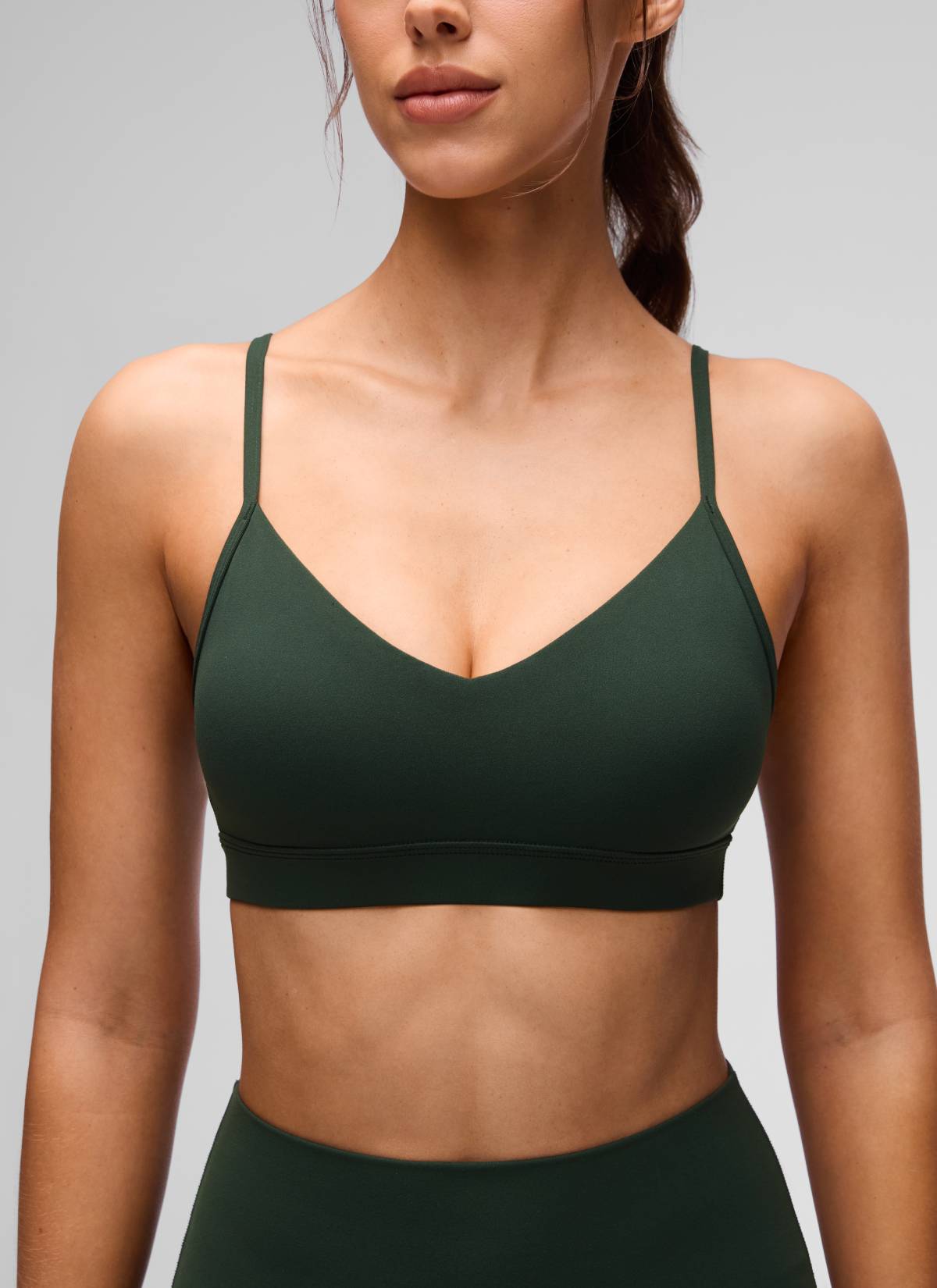 CRZ YOGA Butterluxe Womens V Neck Camisole Yoga Padded Sports Bra Legend Green @model_info:Lary