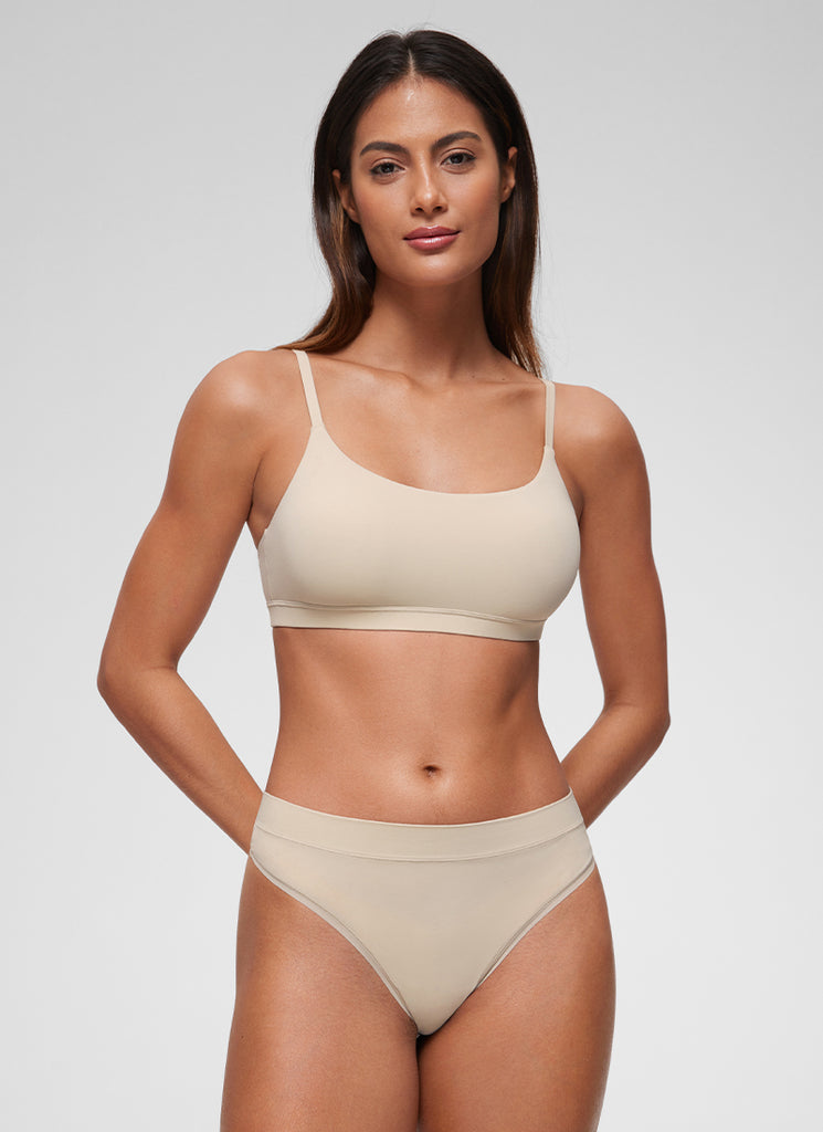 CRZ YOGA Women's Softhold Wireless Scoop Neck  Everyday Bra Adjustable Light Army Green