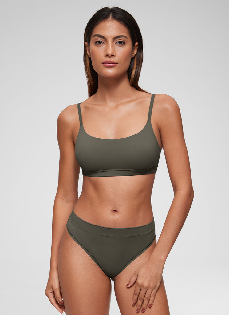 CRZ YOGA Women's Softhold Wireless Scoop Neck  Everyday Bra Adjustable Snow White