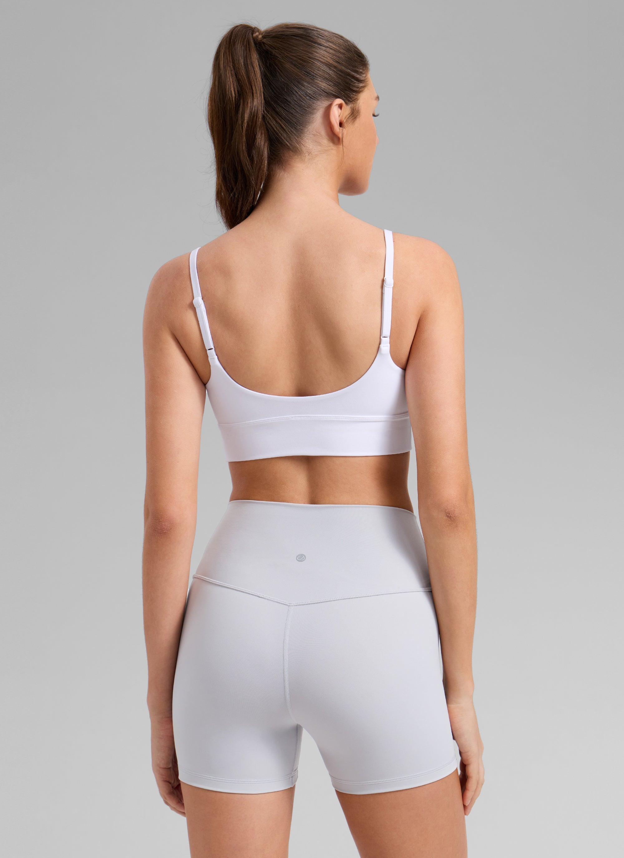 CRZ YOGA Women's Butterlift Yoga Longline Built in Bra Sports Bra White @model_info:Gelya