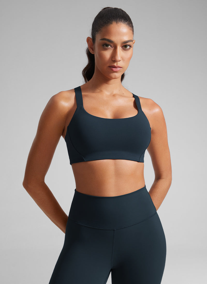 CRZ YOGA Women's Gym Top Butterlift Scoop Neck Bra Adjustable Straps True Navy @model_info:Mariana