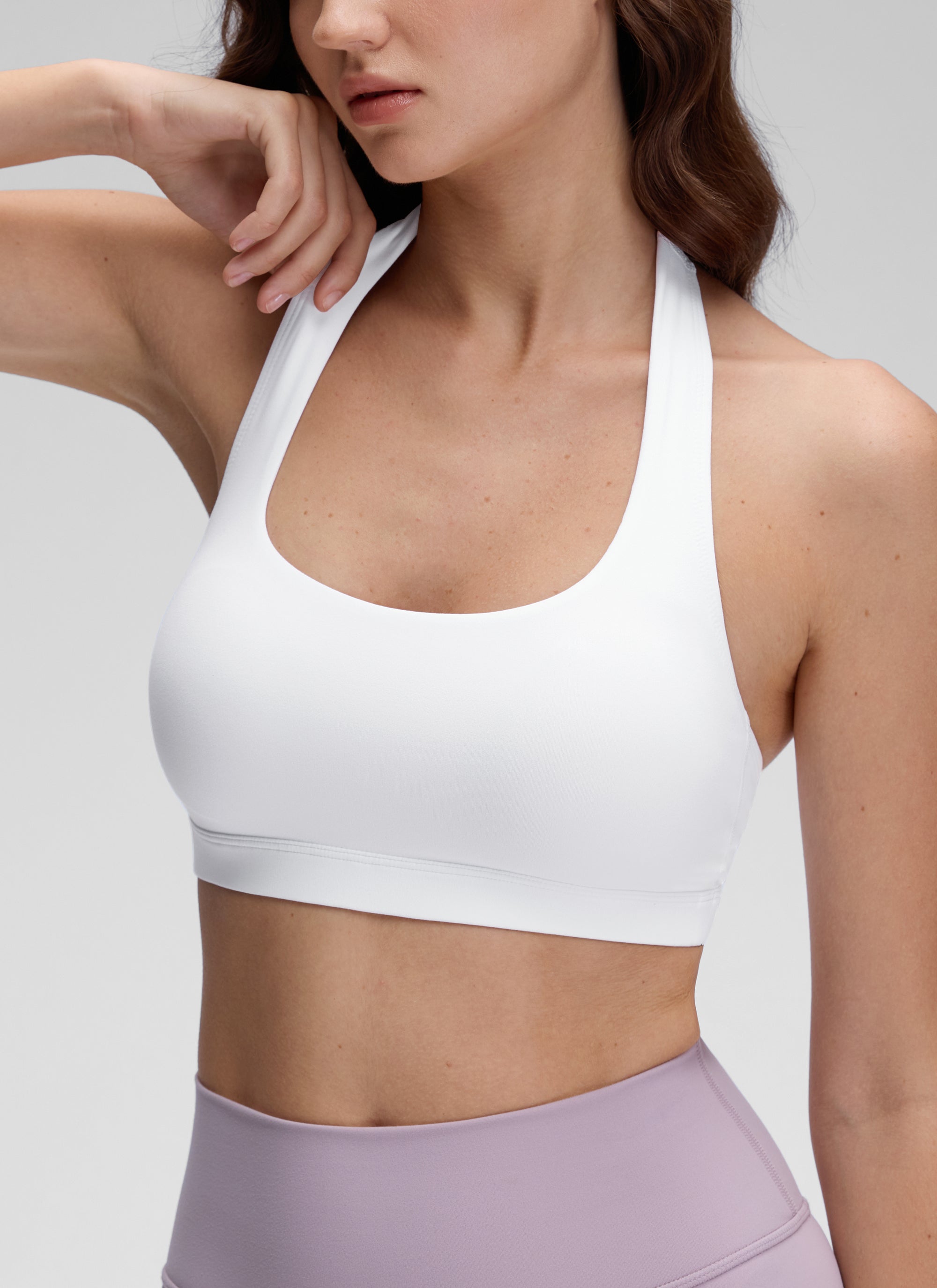 CRZ YOGA Womens Yoga Scoop Neck Padded Open Back Sports Bras White @model_info:Kerr
