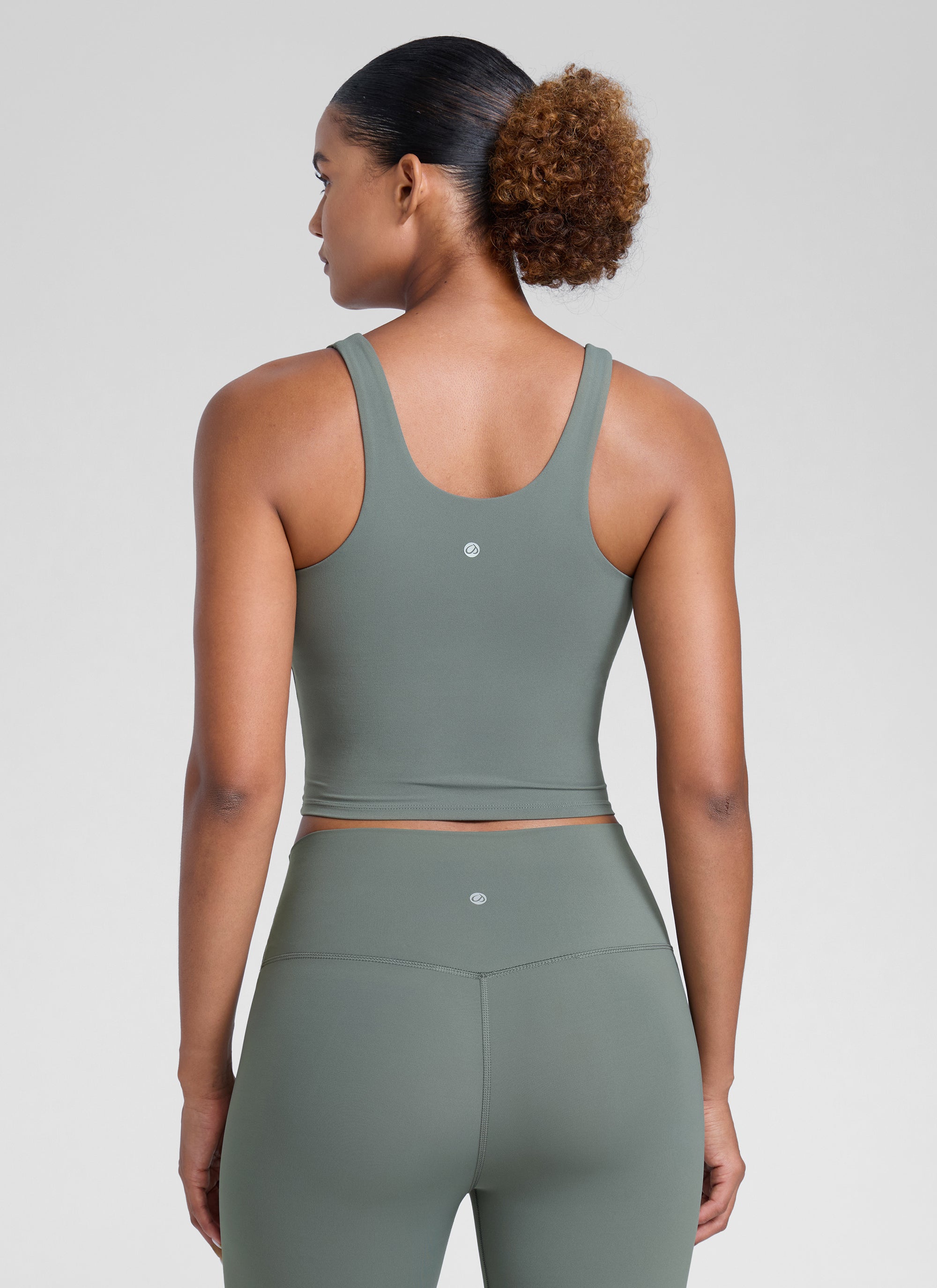 CRZ YOGA Womens Butterlift Racerback U Neck Yoga Built in Bra Tank Grey Sage @model_info:Barbara