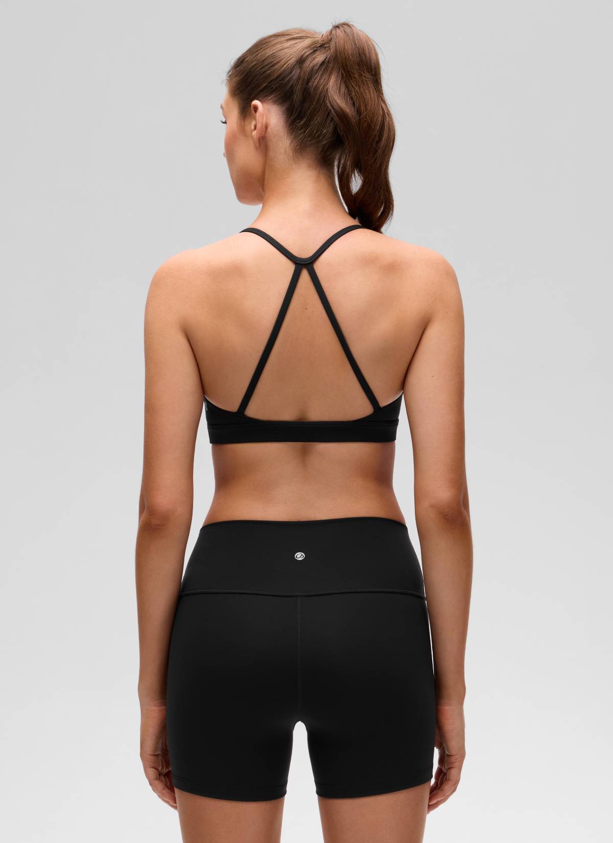 CRZ YOGA Women's Butterluxe Yoga Scoop Neck Cross Back Sports Bra Black @model_info:Gelya