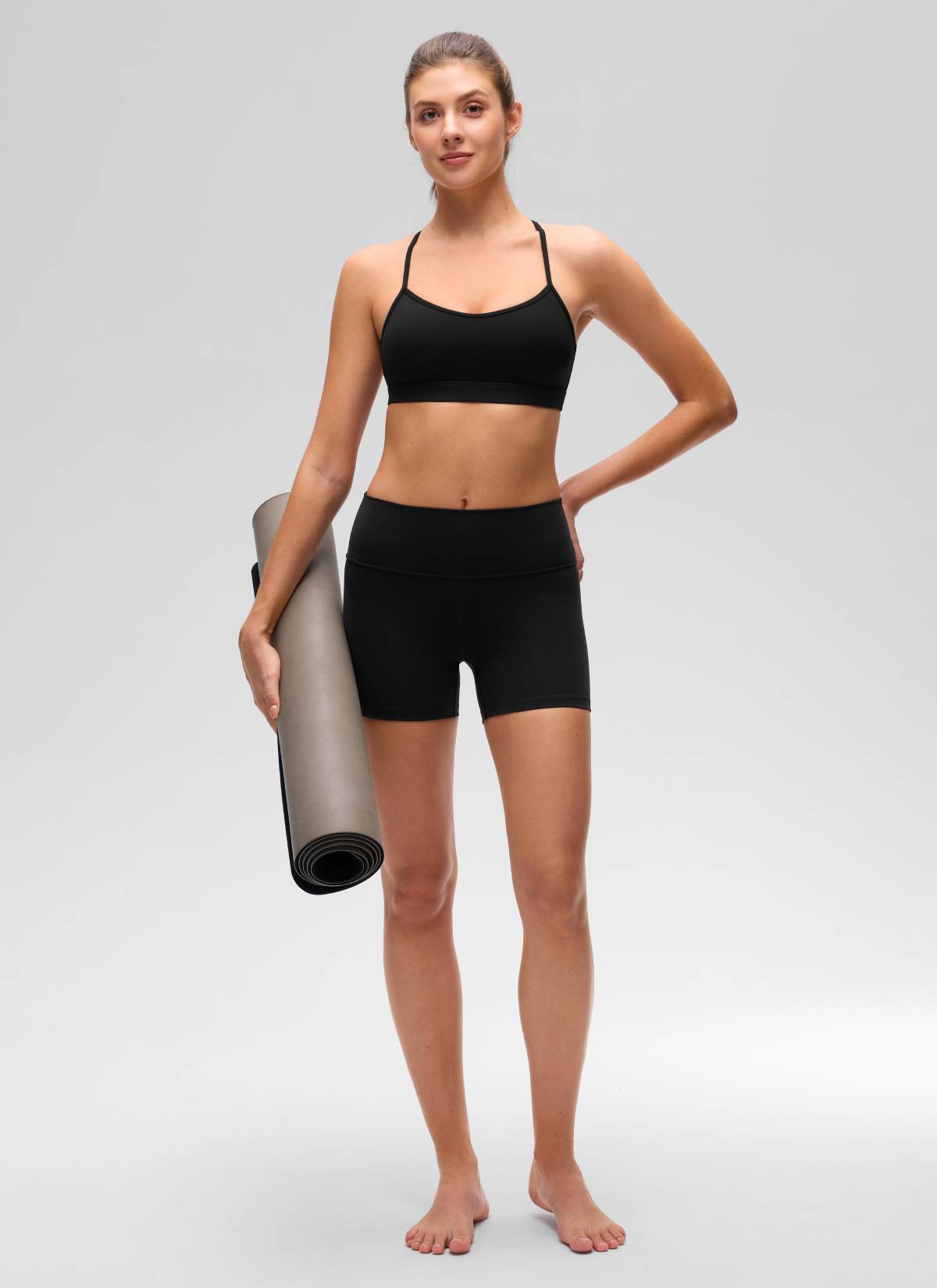 CRZ YOGA Women's Butterluxe Yoga Scoop Neck Cross Back Sports Bra Black @model_info:Gelya