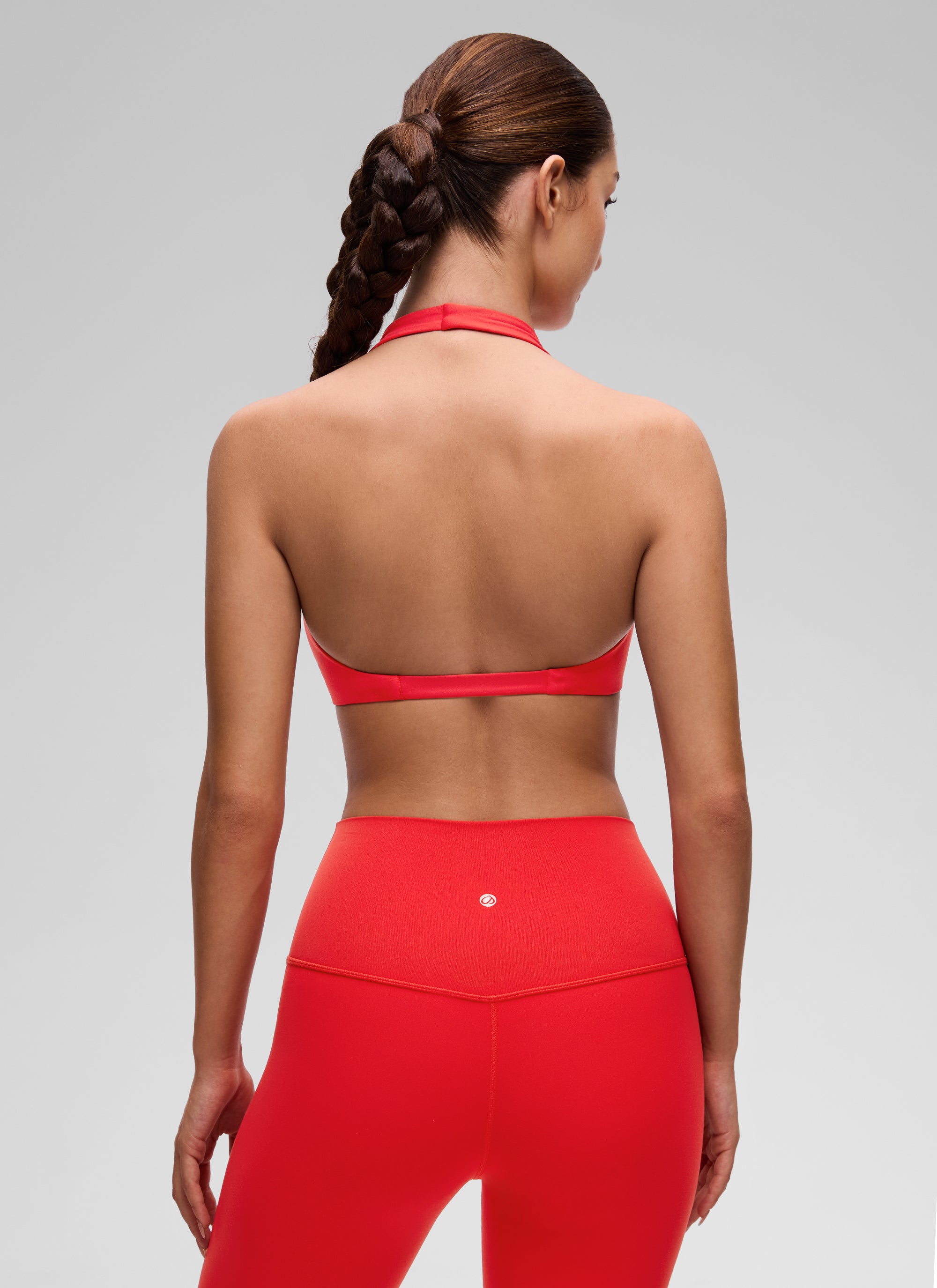 CRZ YOGA Women's Butterluxe Yoga V Neck Crop Double Lined Sports Bra Deep Red @model_info:Inga