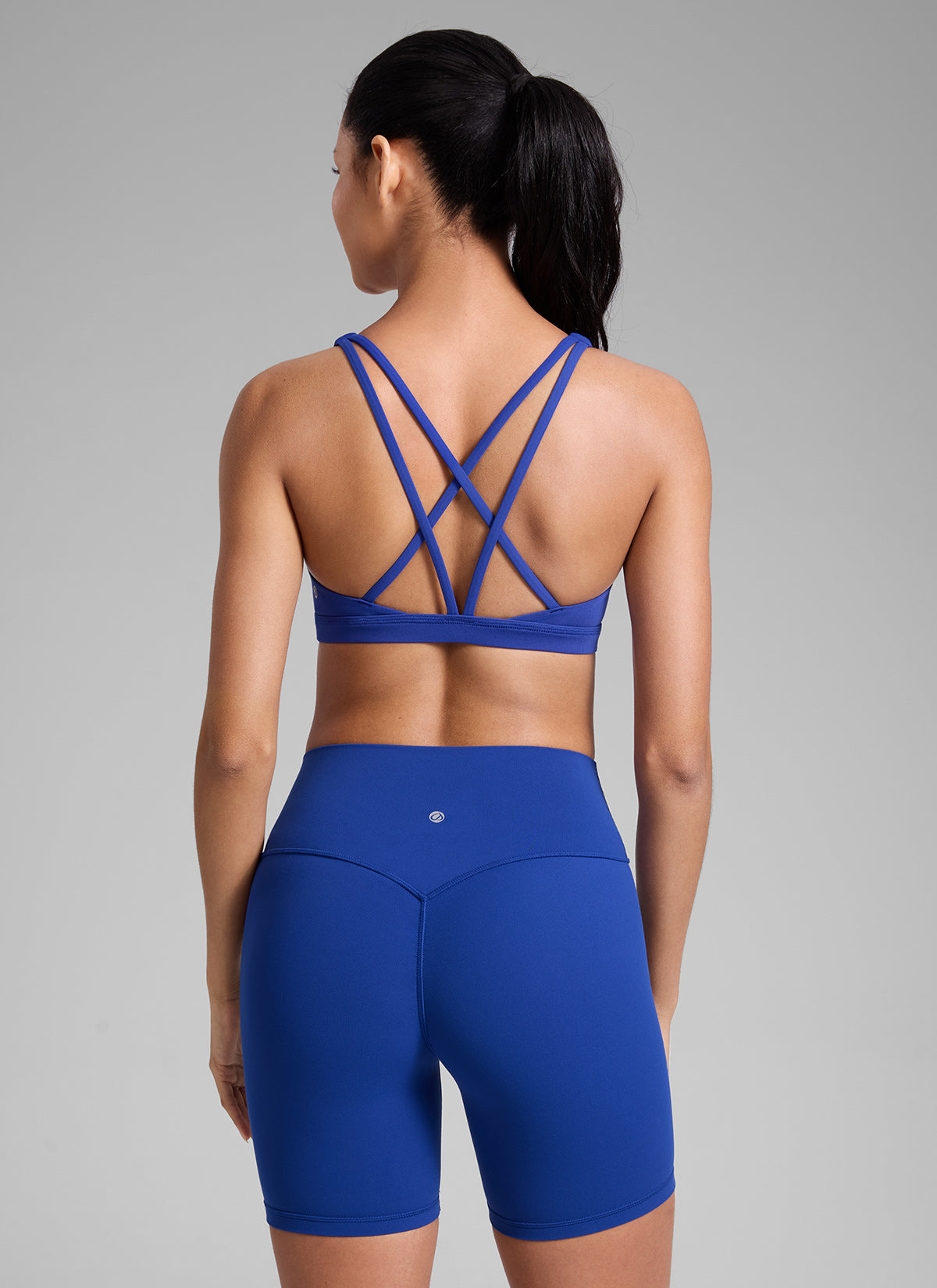 CRZ YOGA Women's Butterlift Workout U Neck Cross Back Sports Bra Waves Blue @model_info:Angelly