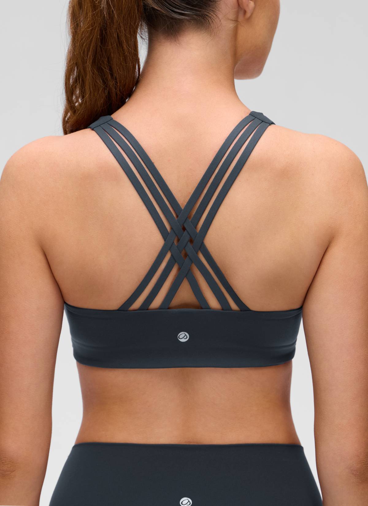 CRZ YOGA Women's Butterluxe Yoga V Neck Strappy Back Sports Bra True Navy @model_info:Gelya