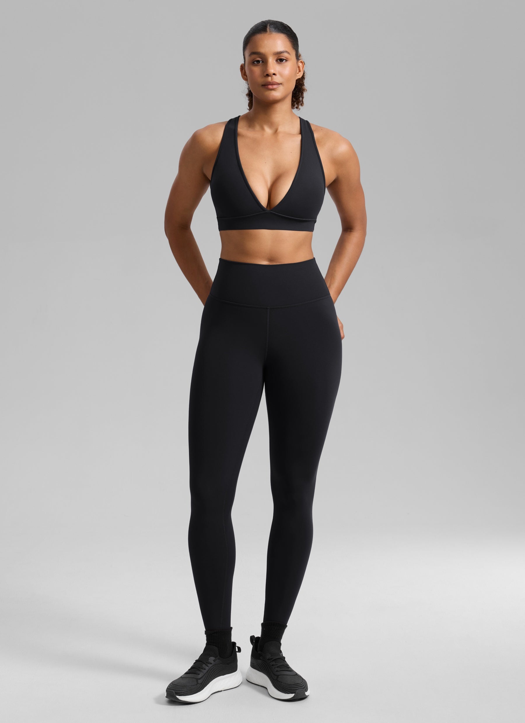 CRZ YOGA Women's Butterlift® Workout Deep V Neck Cross Back Sports Bra Black @model_info:Barbara