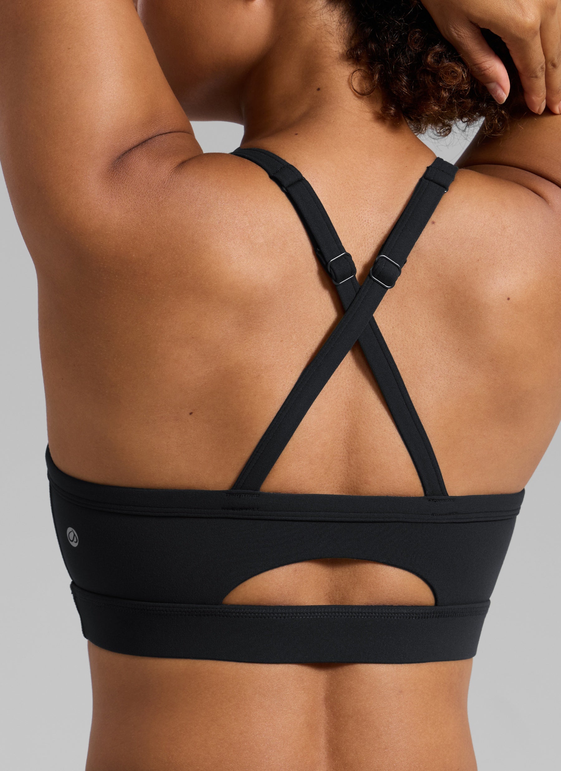 CRZ YOGA Women's Butterlift Yoga U Neck Cross Back Keyhole Sports Bra Black @model_info:Barbara