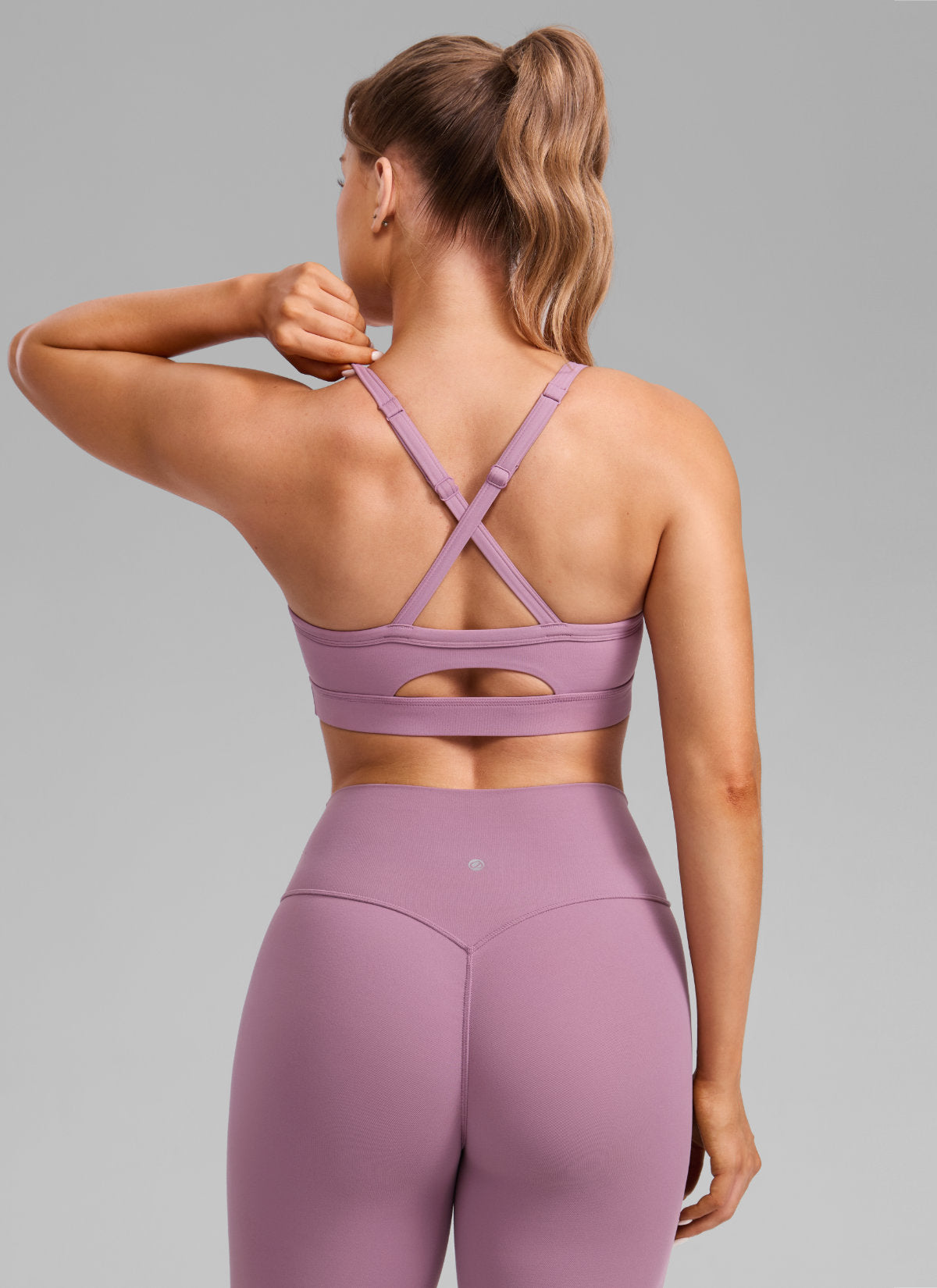 CRZ YOGA Women's Butterlift Yoga U Neck Cross Back Keyhole Sports Bra Light Lavender @model_info:Julia