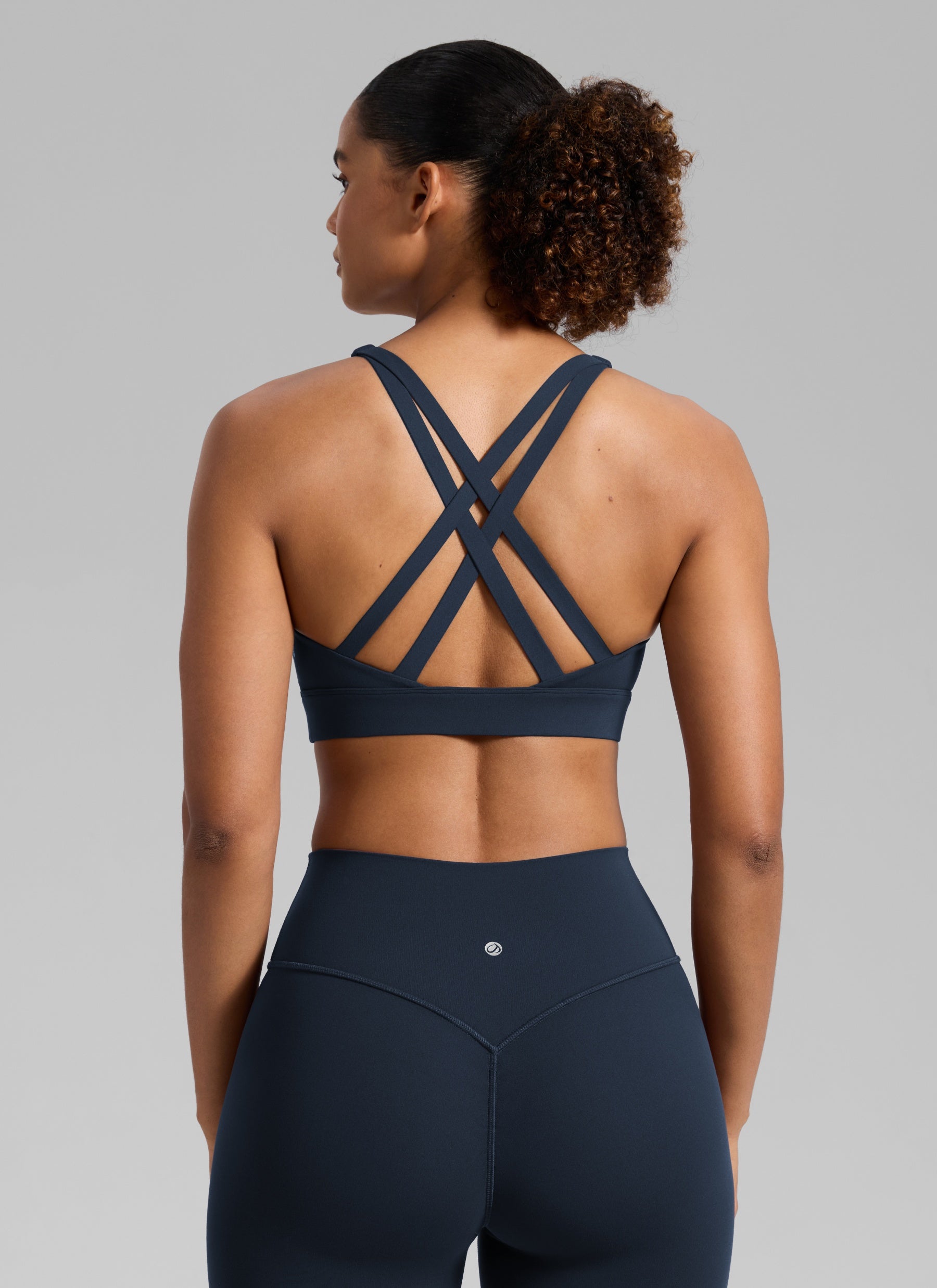CRZ YOGA Women's Butterlift® Workout Crewneck Cross Back Sports Bra True Navy @model_info:Barbara