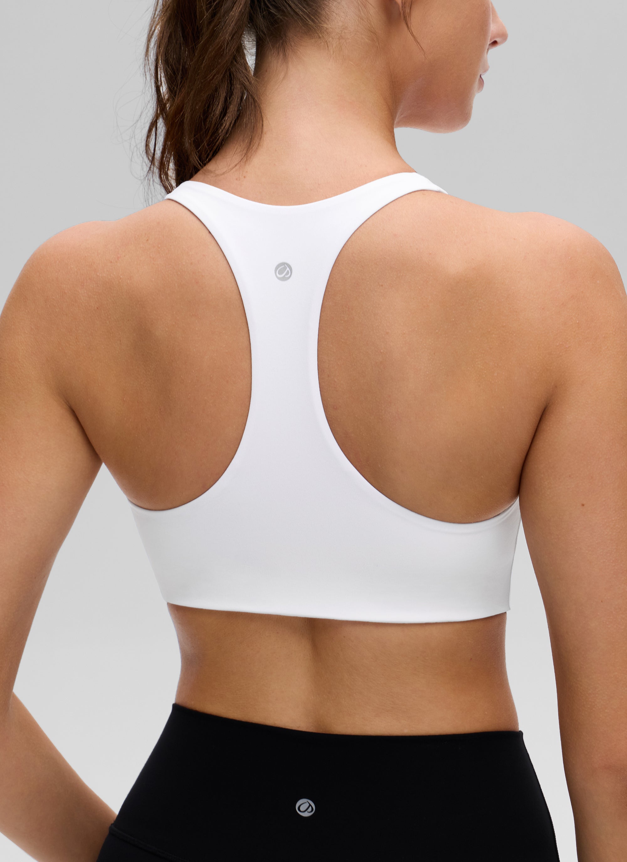 CRZ YOGA Women's Butterluxe Yoga V Neck RacerBack Build in Sports Bra White @model_info:Gelya