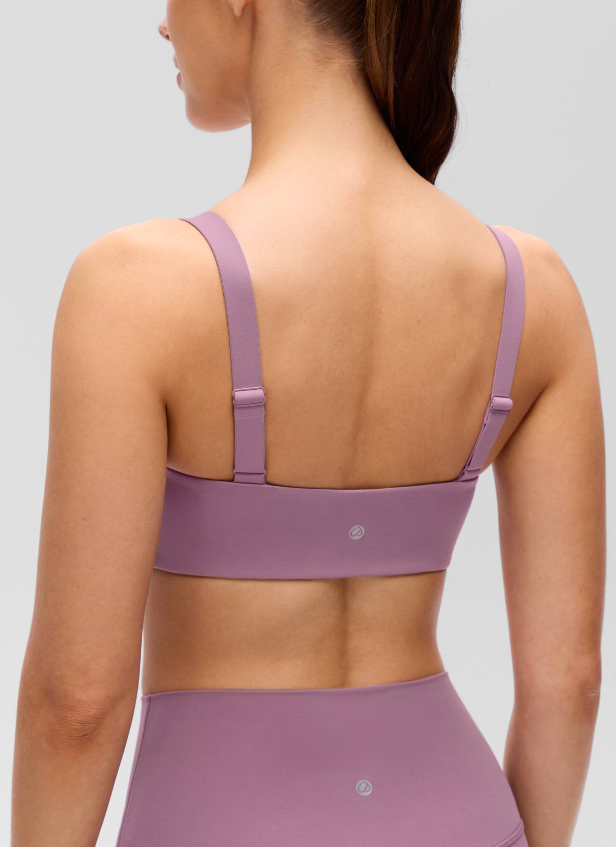 CRZ YOGA Women's Butterluxe Yoga U Neck Square Back Sports Bra Light Lavender @model_info:Lary