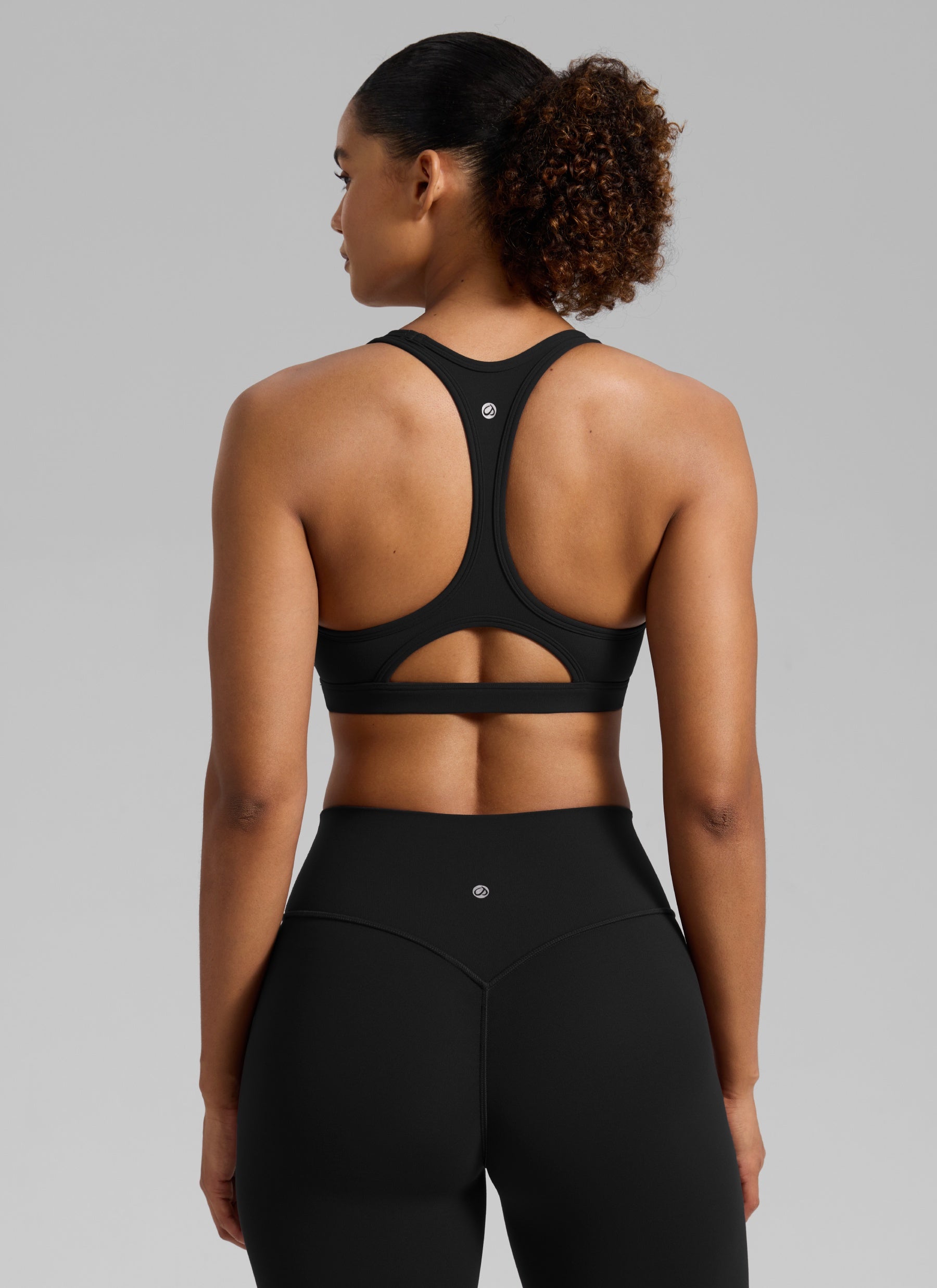 CRZ YOGA Women's Butterlift Yoga U Neck Racerback Keyhole Sports Bra Black @model_info:Barbara