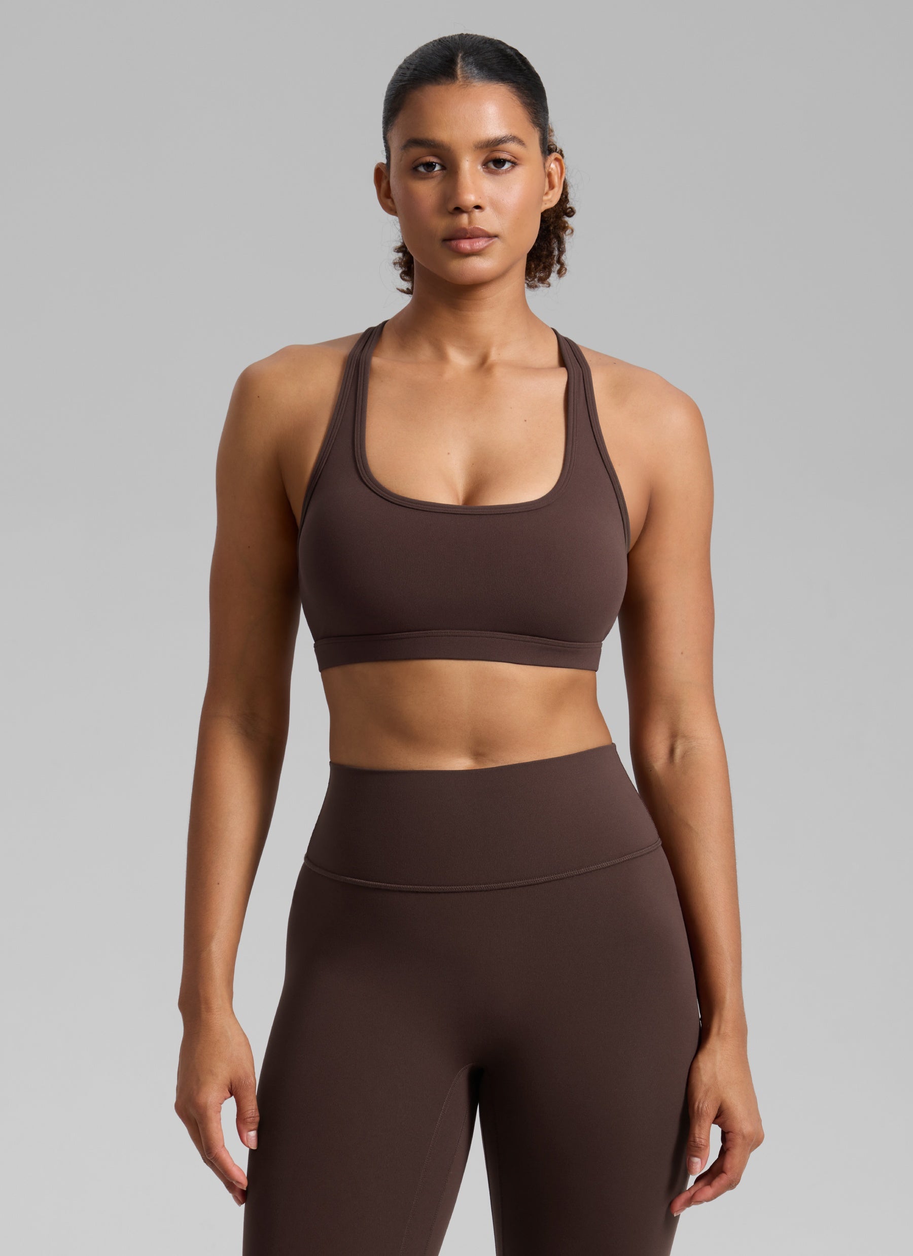 CRZ YOGA Women's Butterlift Yoga U Neck Racerback Keyhole Sports Bra Hot Fudge Brown @model_info:Barbara