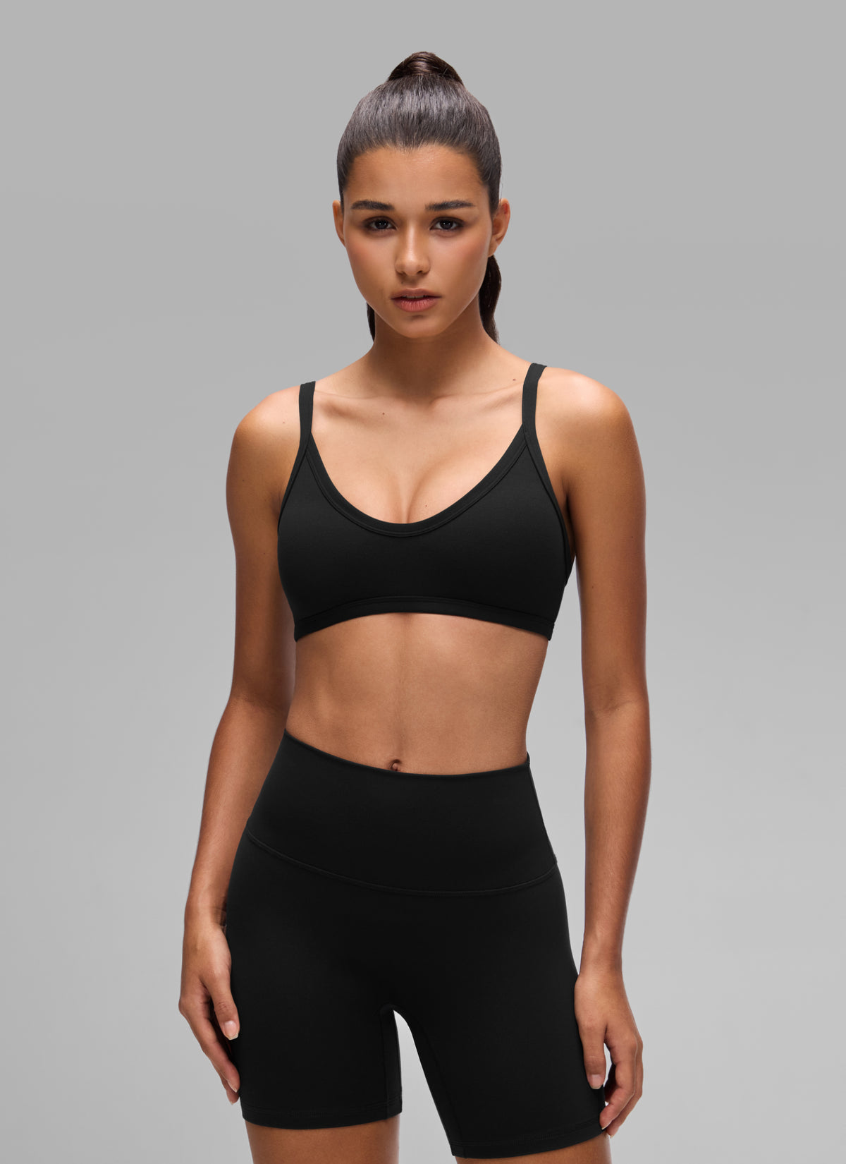CRZ YOGA Butterlift Women's Double Lined V Neck Workout Sports Bras Black @model_info:A