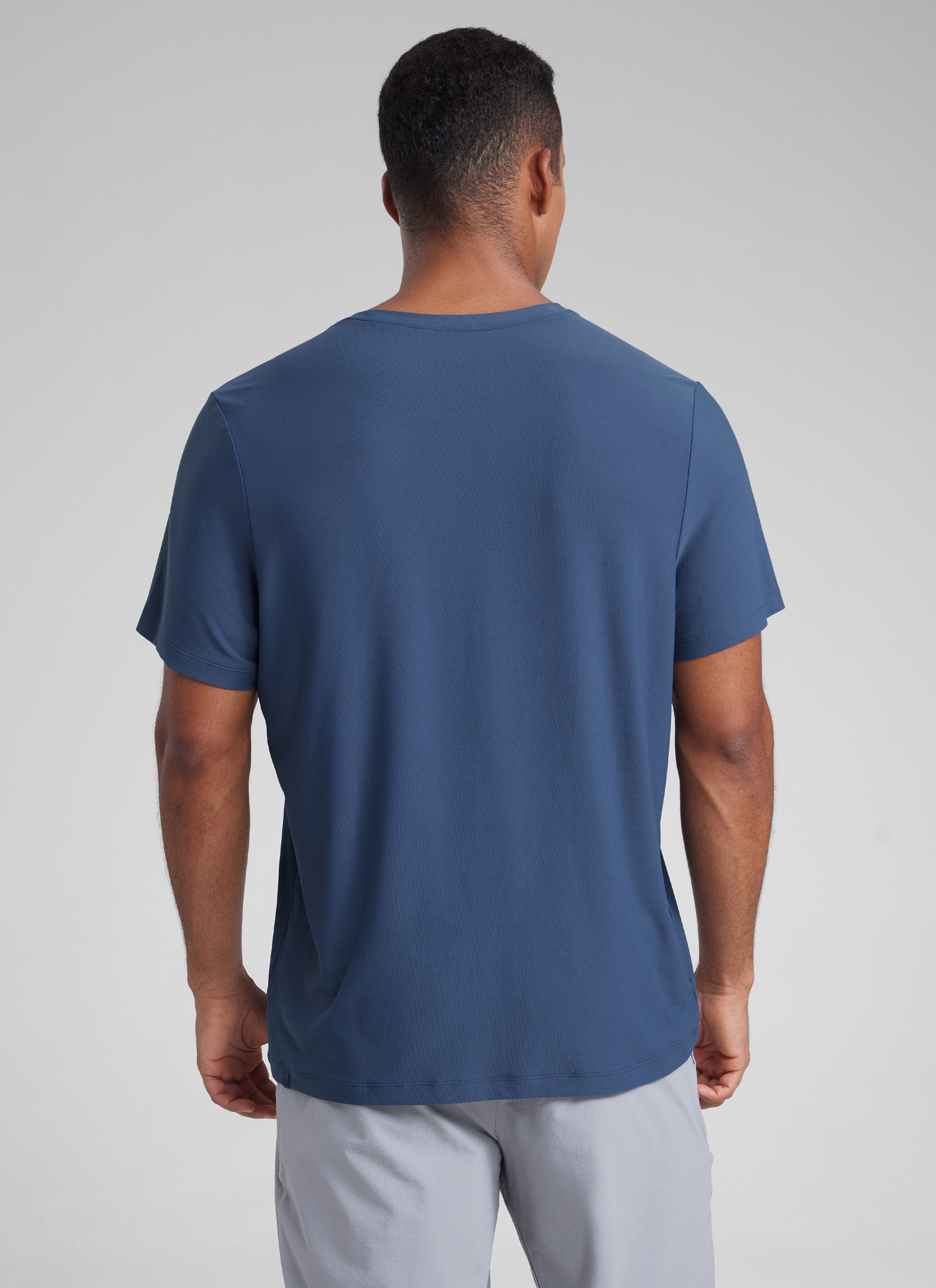 CRZ YOGA Men's Workout Lightweight Athletic Casual Short Sleeve Shirt Light grayish blue