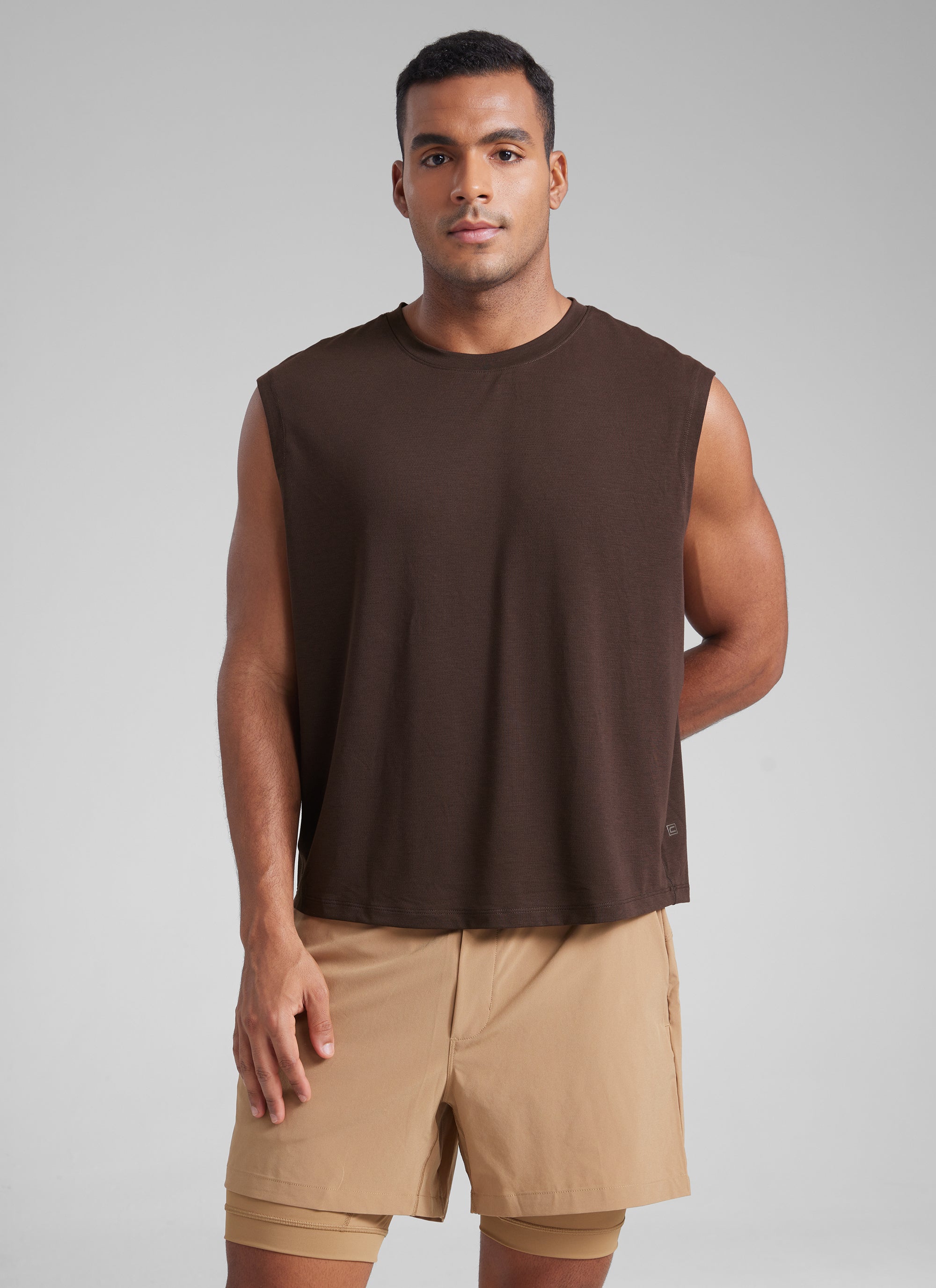 CRZ YOGA Men's Mesh Quick Dry Workout Relaxed Fit Tank Tops Sleeveless Hot Fudge Brown