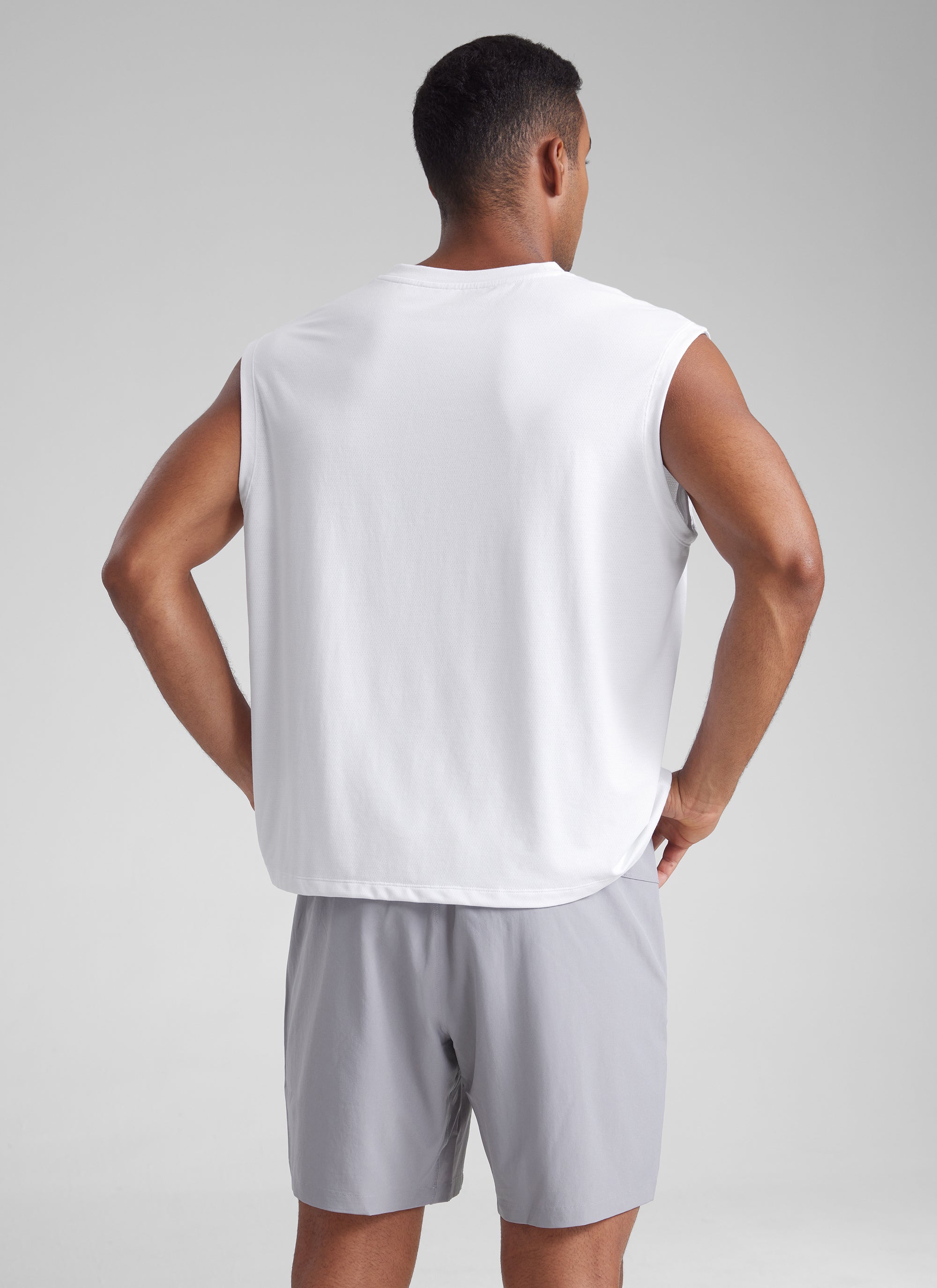 CRZ YOGA Men's Mesh Quick Dry Workout Relaxed Fit Tank Tops Sleeveless White