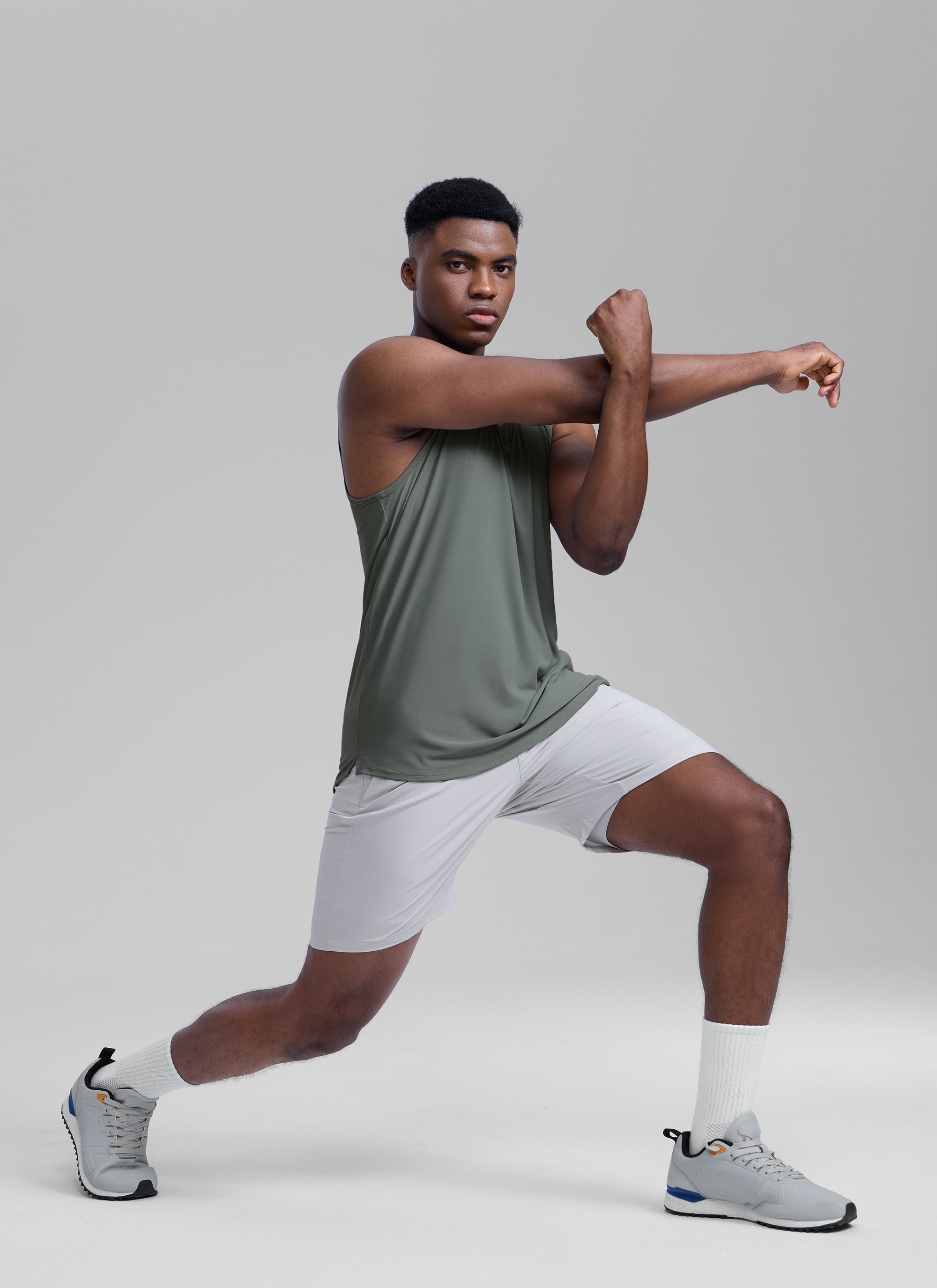 CRZ YOGA Men's Train Classic Fit Quick Dry Sleeveless Tank Grey Sage