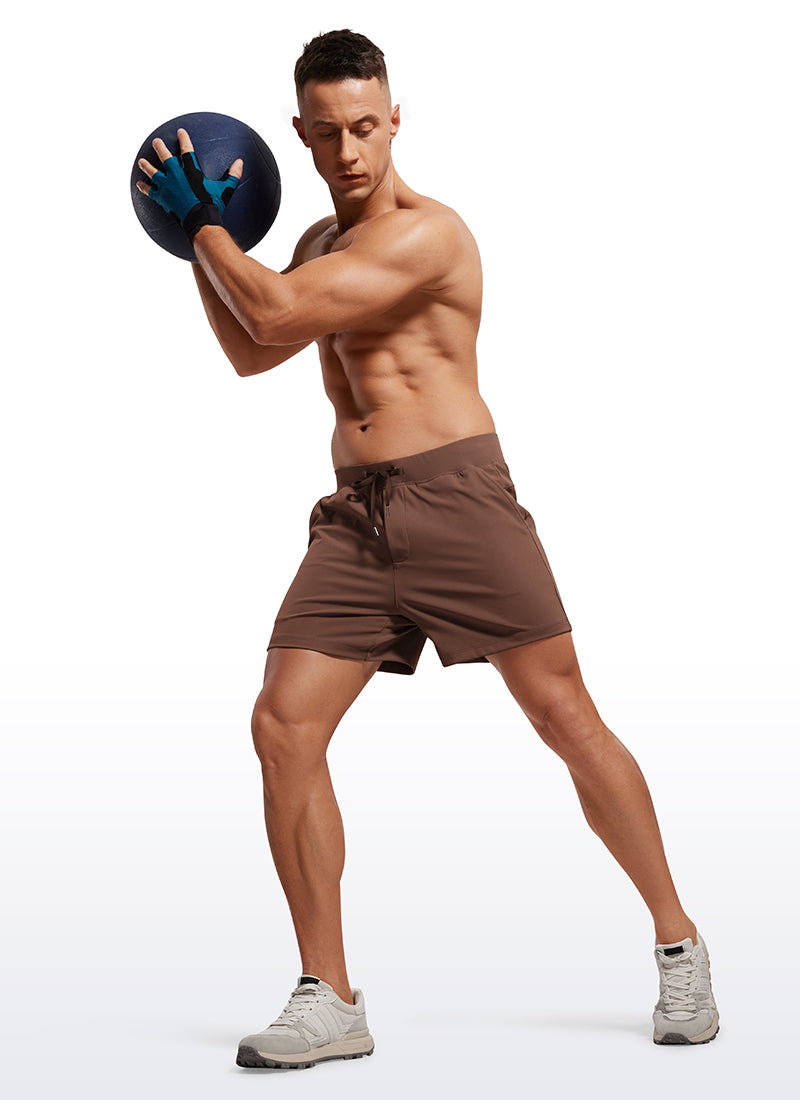 CRZ YOGA Men's Train Relaxed Fit On the Travel Linerless Shorts 5'' Coffee Brown