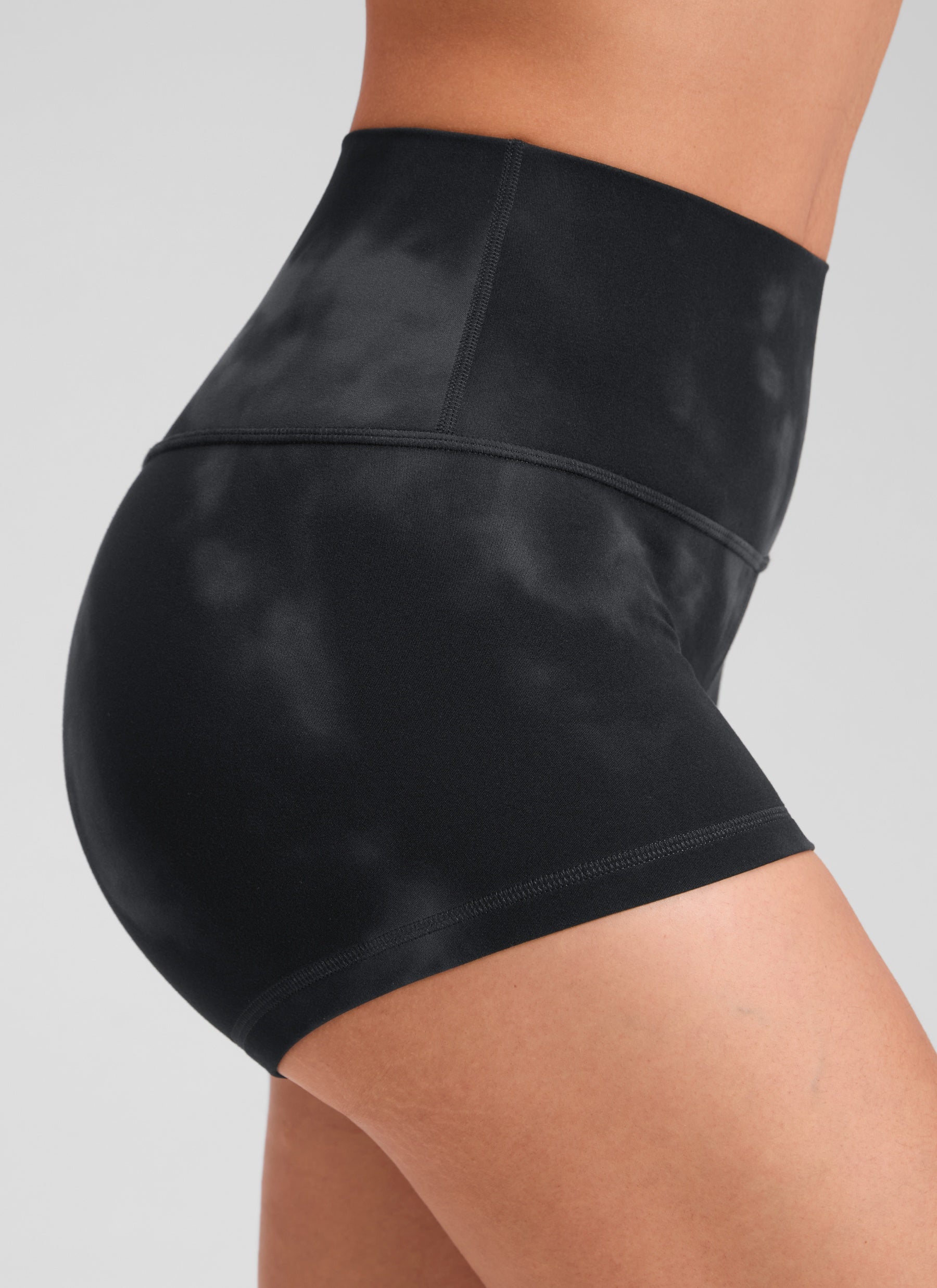 CRZ YOGA Women's Yoga High Rise Booty Butterluxe Biker Shorts 2.5'' Black Tie Dye Flowers @model_info:Larissa