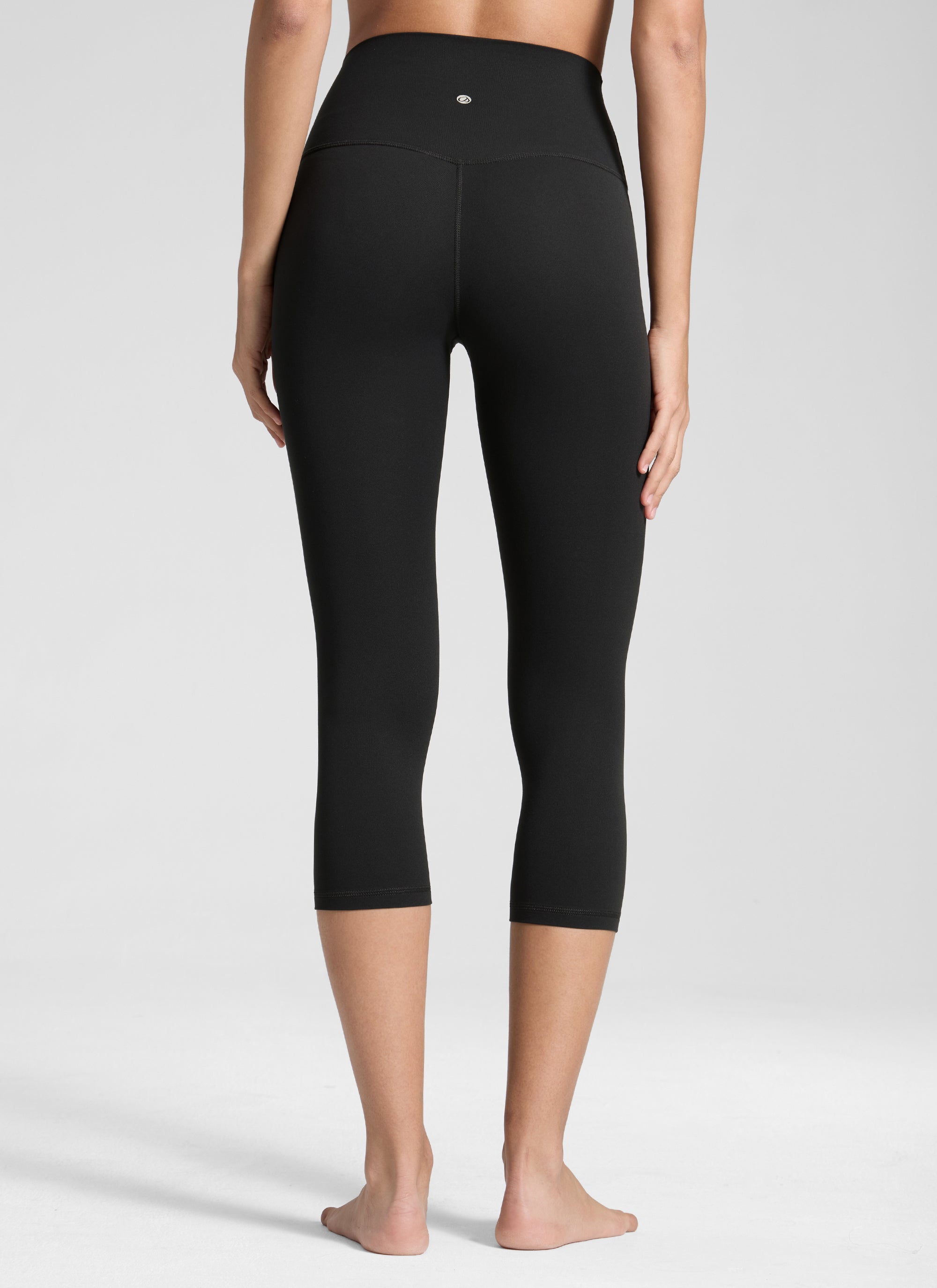 CRZ YOGA Women's Yoga Lounge High Rise Butterluxe Yoga Leggings 19'' Black @model_info:Jenna