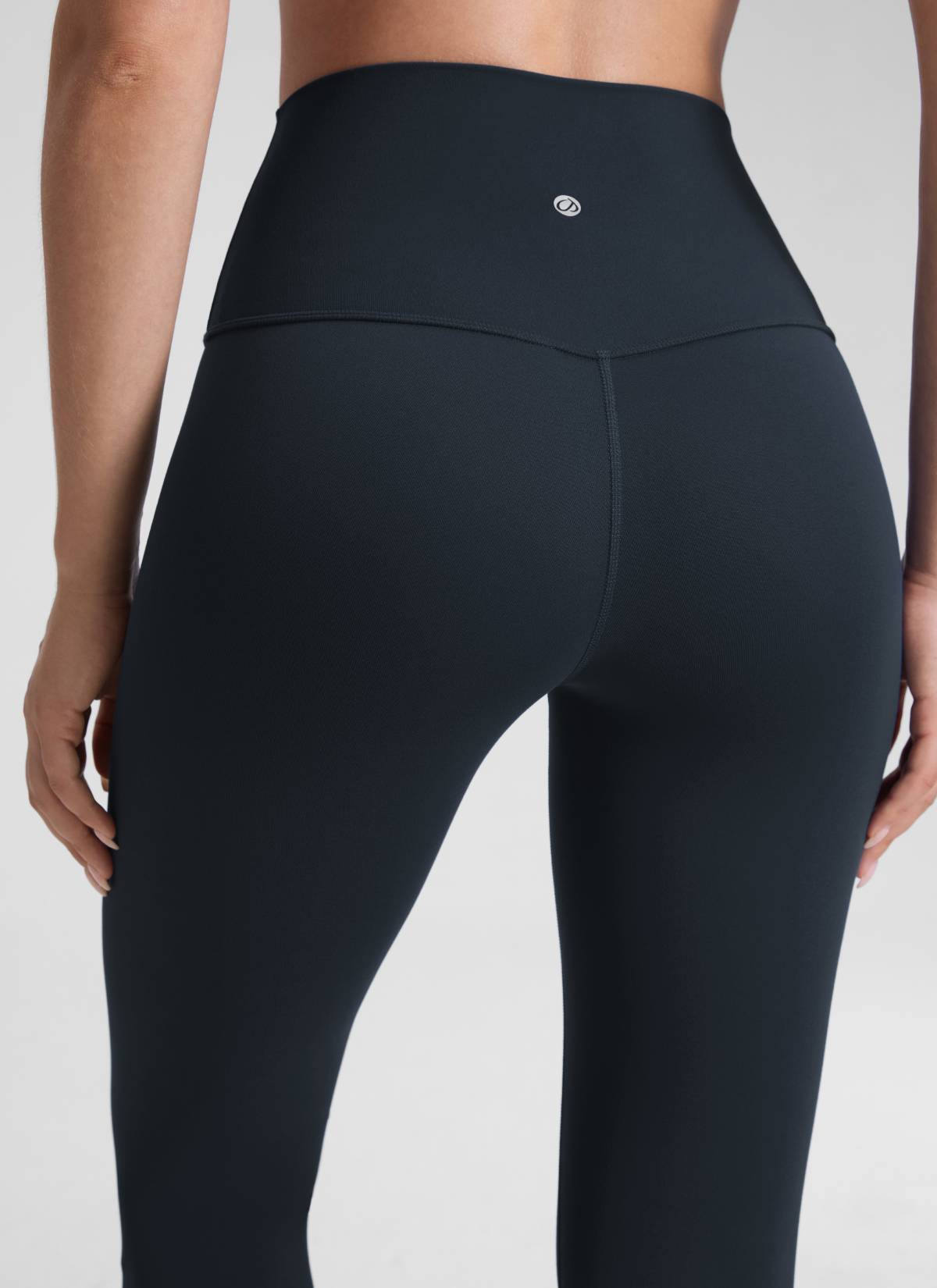 CRZ YOGA Women's Yoga Lounge High Rise Butterluxe Yoga Leggings 28'' True Navy @model_info:Malisa