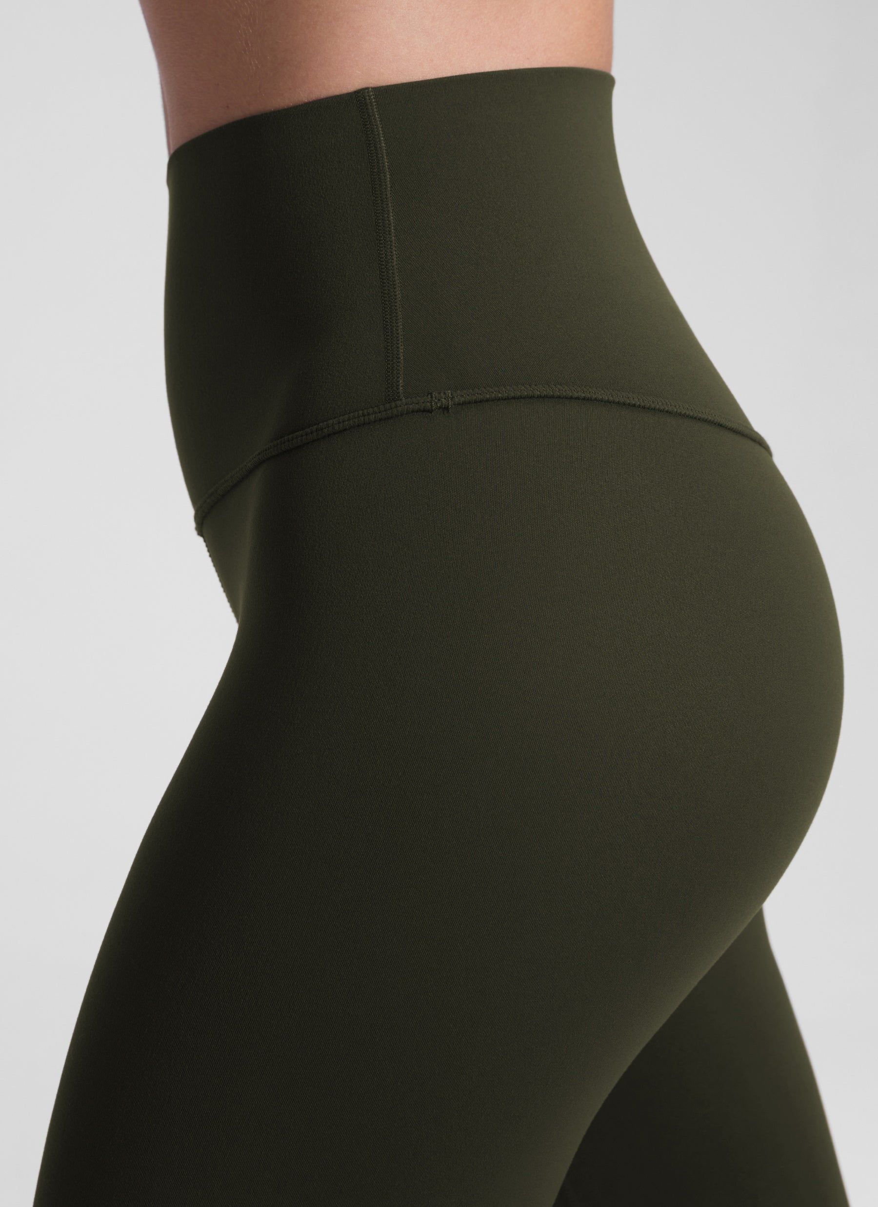 CRZ YOGA Women's Yoga Lounge High Rise Butterluxe Yoga Leggings 30'' Olive Green @model_info:Malisa