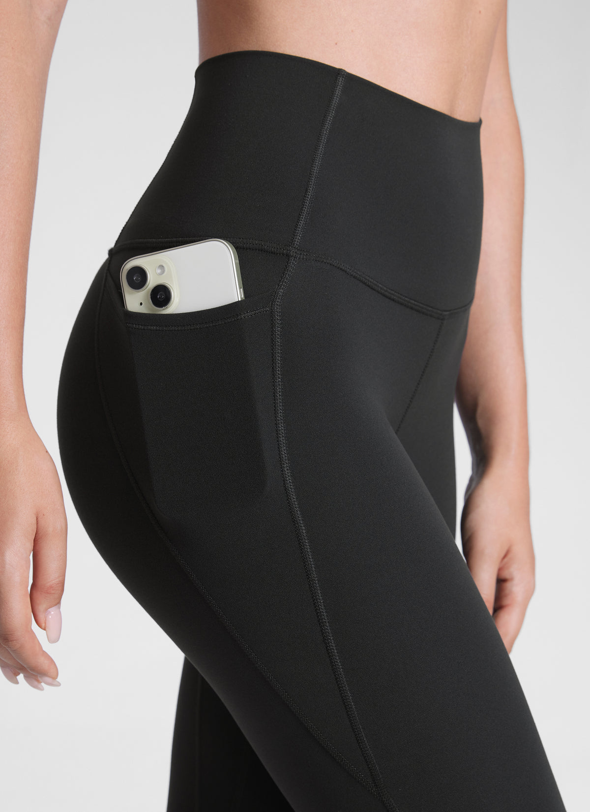 CRZ YOGA Women's Yoga Lounge High Rise Butterluxe Pocket Leggings 25'' Black @model_info:Malisa