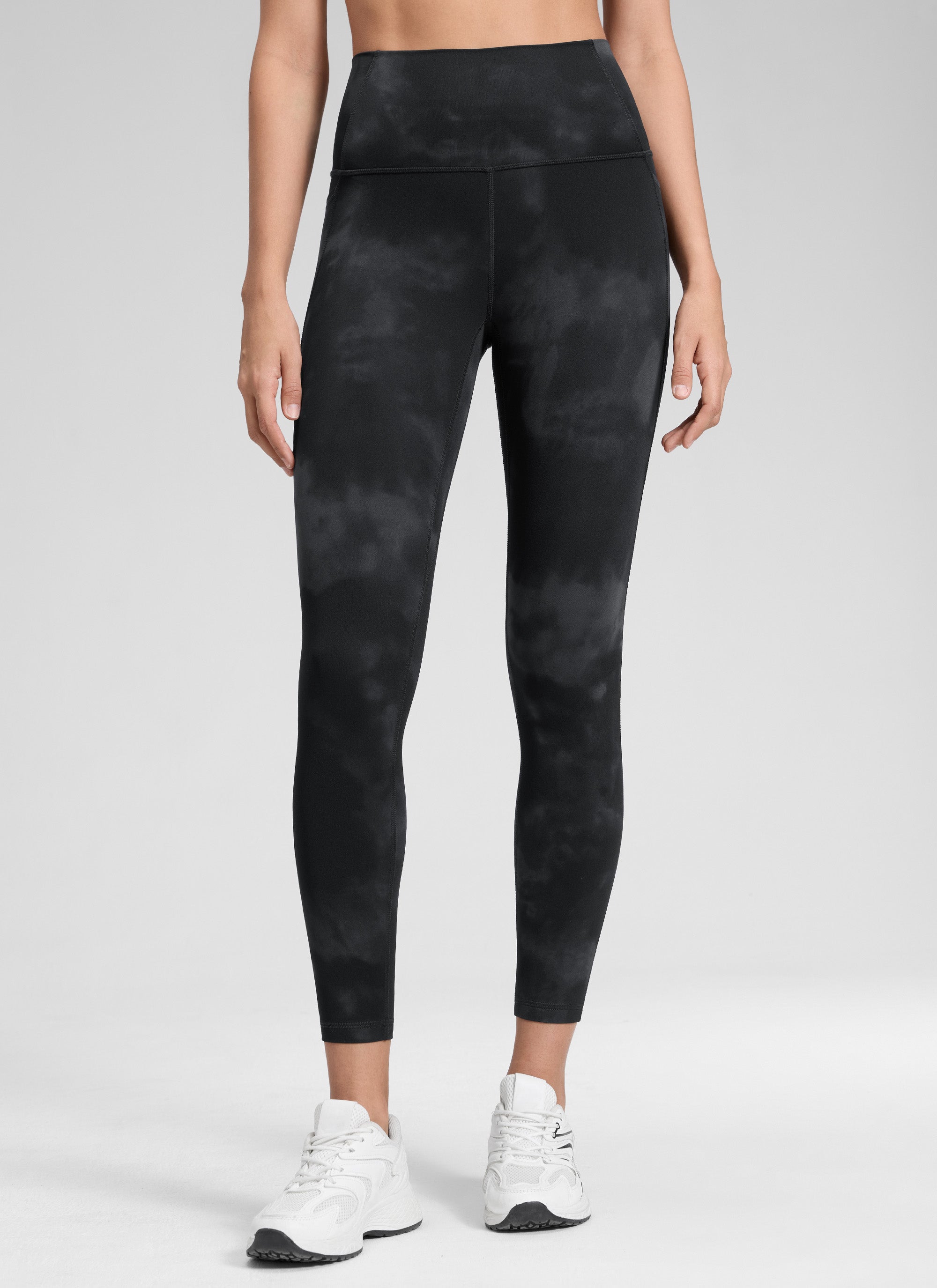 CRZ YOGA Women's Yoga Lounge High Rise Butterluxe Pocket Leggings 25'' Black Tie Dye Flowers @model_info:Jenna