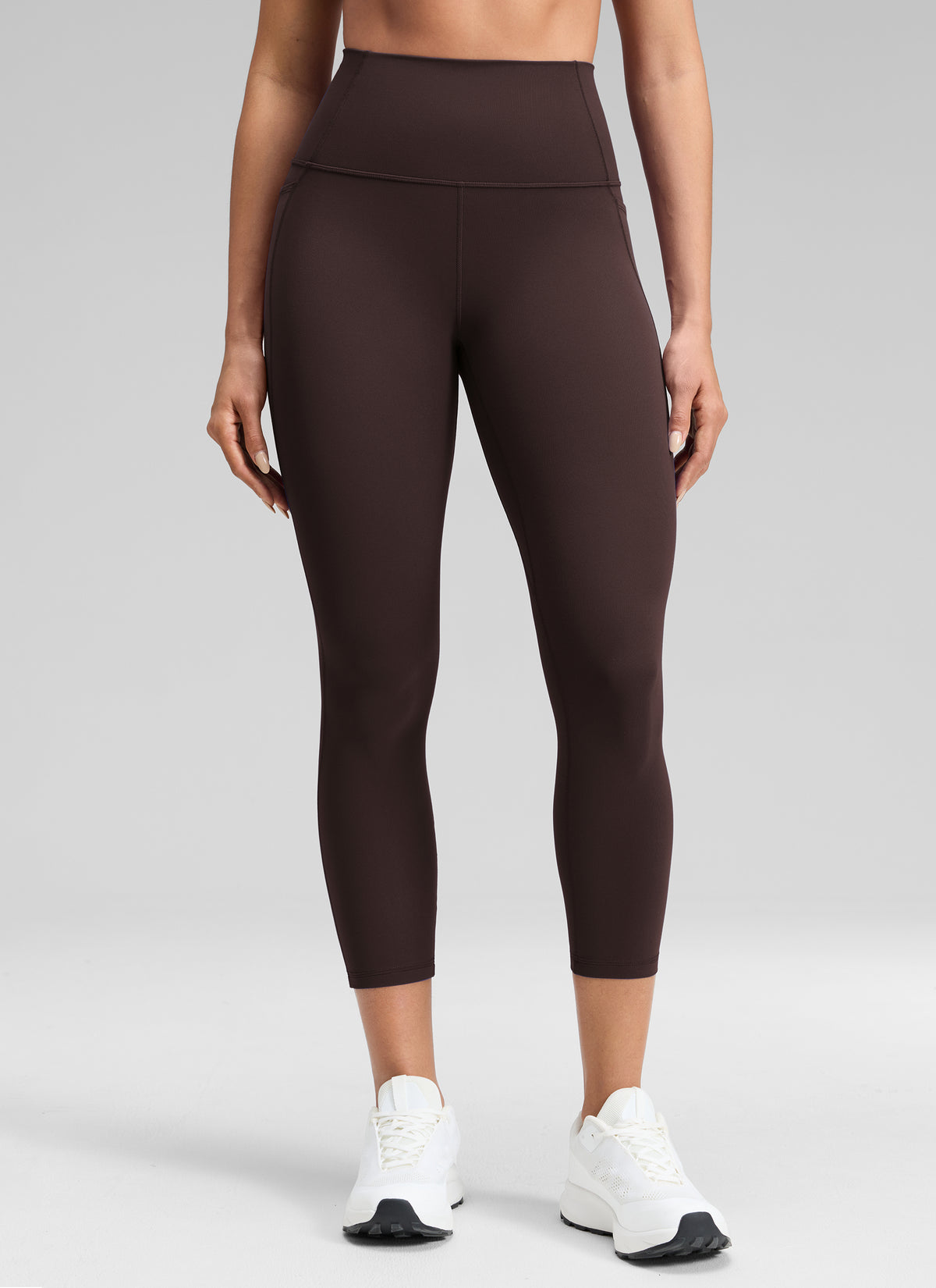 CRZ YOGA Womens Butterluxe High Waist Pockets Capri Leggings 23'' Hot Fudge Brown @model_info:Dany