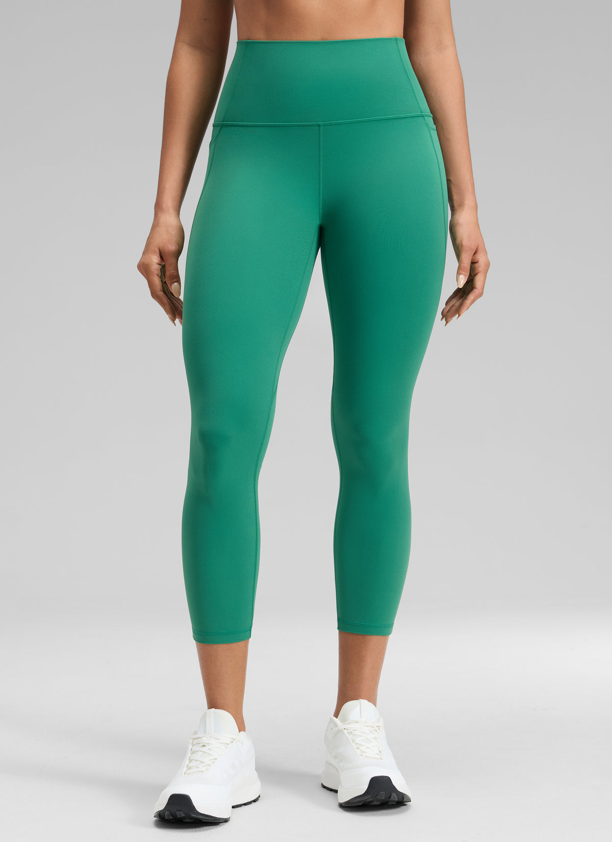 CRZ YOGA Womens Butterluxe High Waist Pockets Capri Leggings 23'' Cascadia Green @model_info:Dany