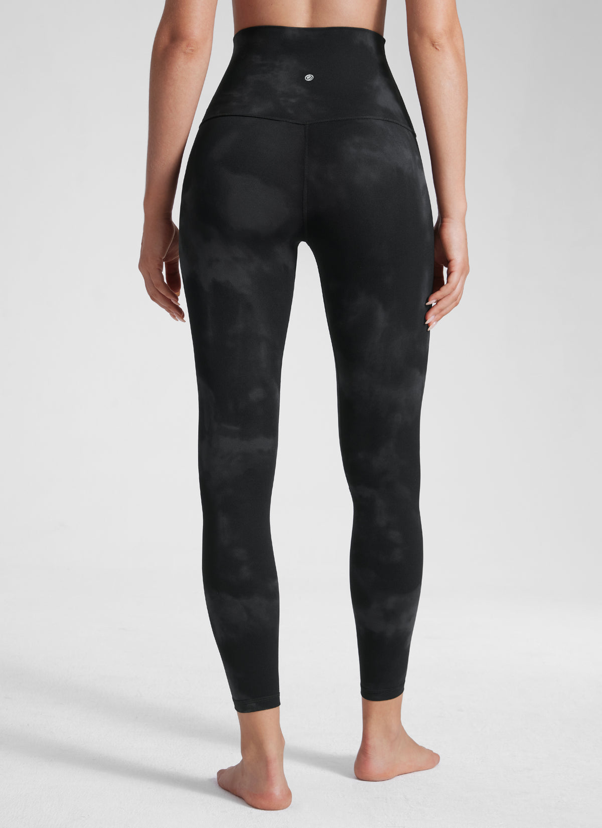 CRZ YOGA Women's Lounge Super High Rise Butterluxe Yoga Leggings 25'' Black Tie Dye Flowers @model_info:Malisa