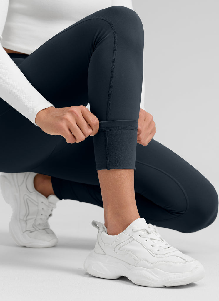 CRZ YOGA Women's Water-resistant Fleece Lined Pocket Leggings 28" True Navy