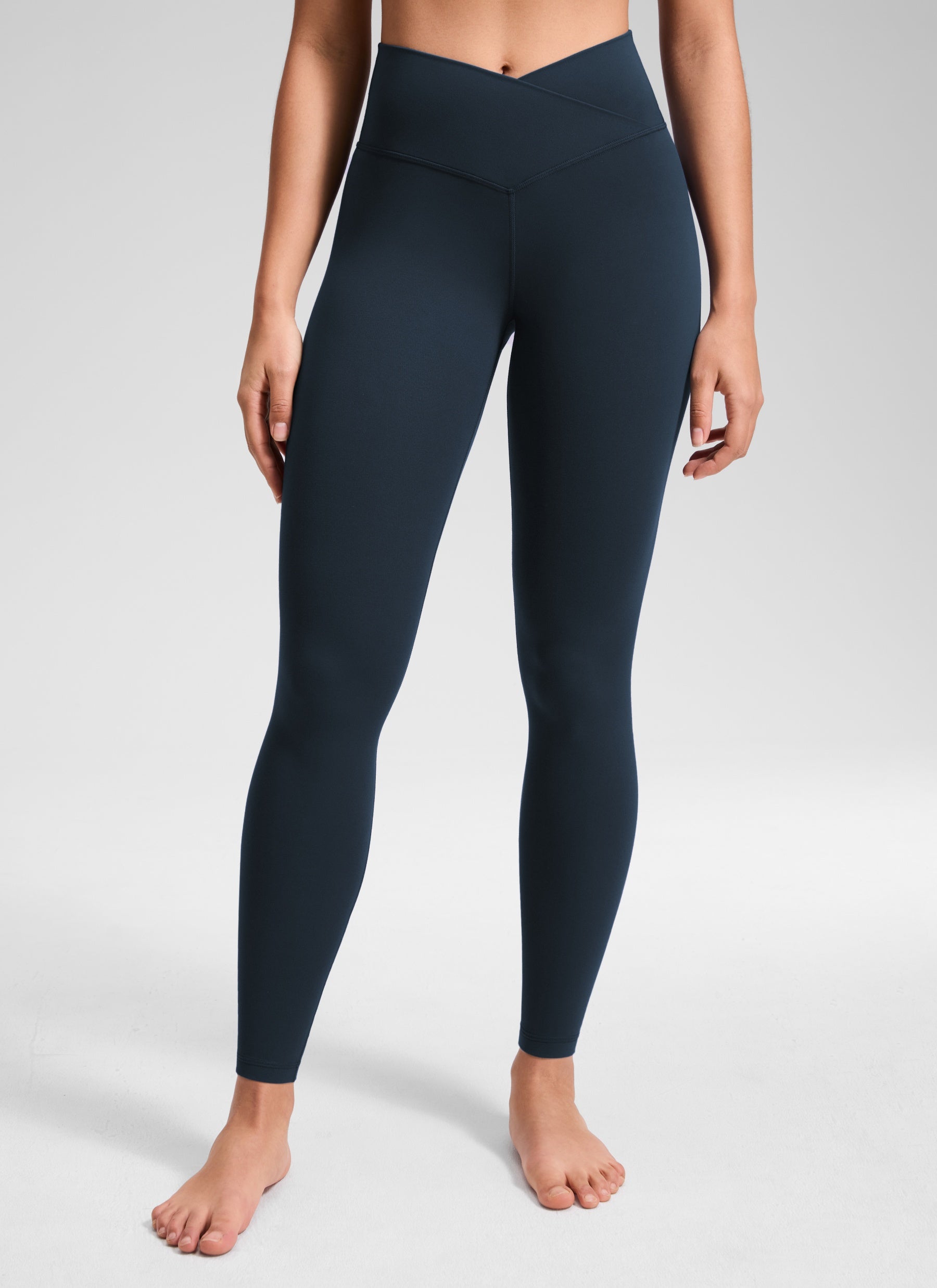 CRZ YOGA Women's High Rise Butterluxe Yoga Leggings 28'' V Cross Waist True Navy @model_info:Fiona