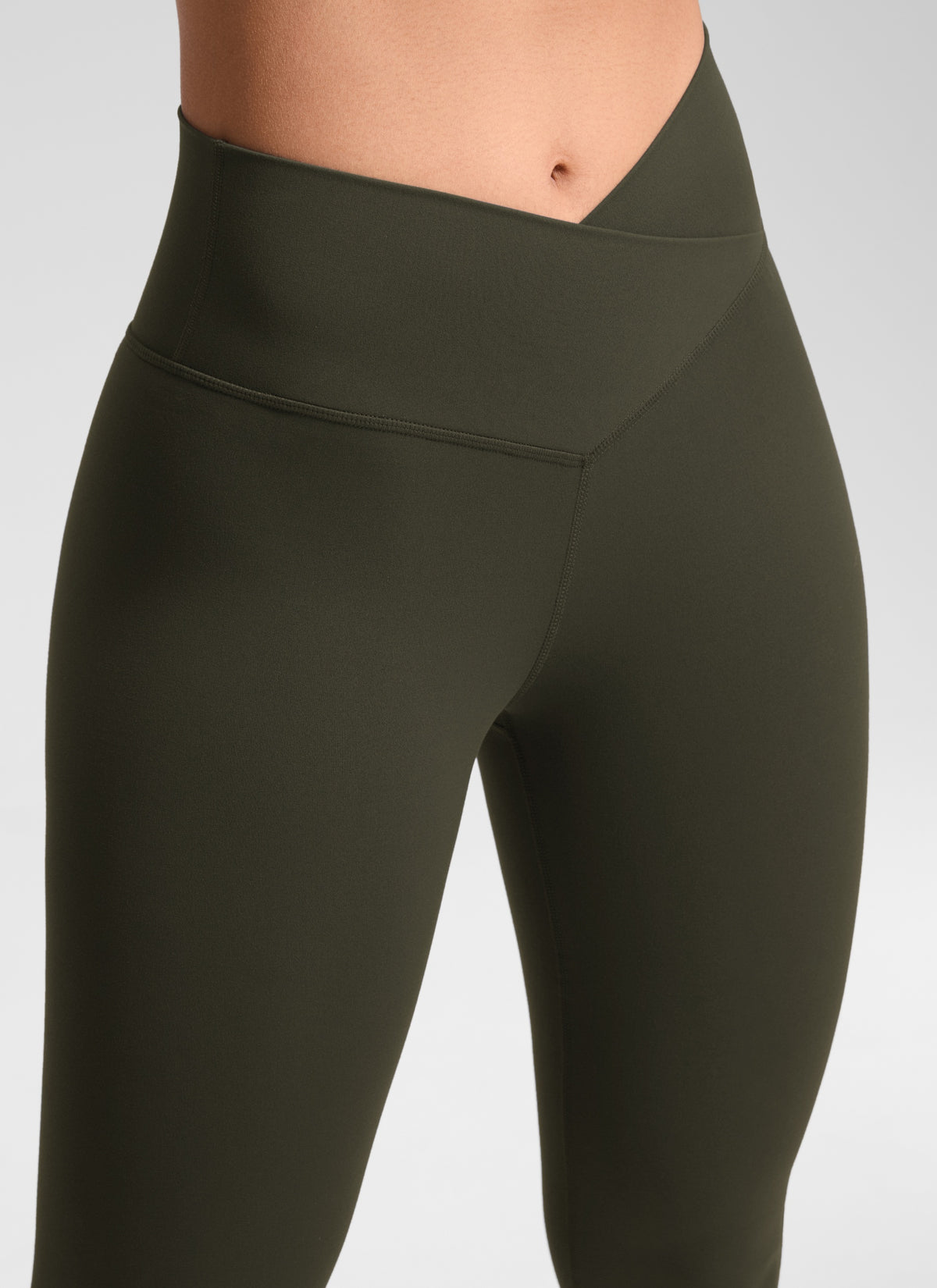 CRZ YOGA Women's High Rise Butterluxe Yoga Leggings 28'' V Cross Waist Olive Green @model_info:Fiona