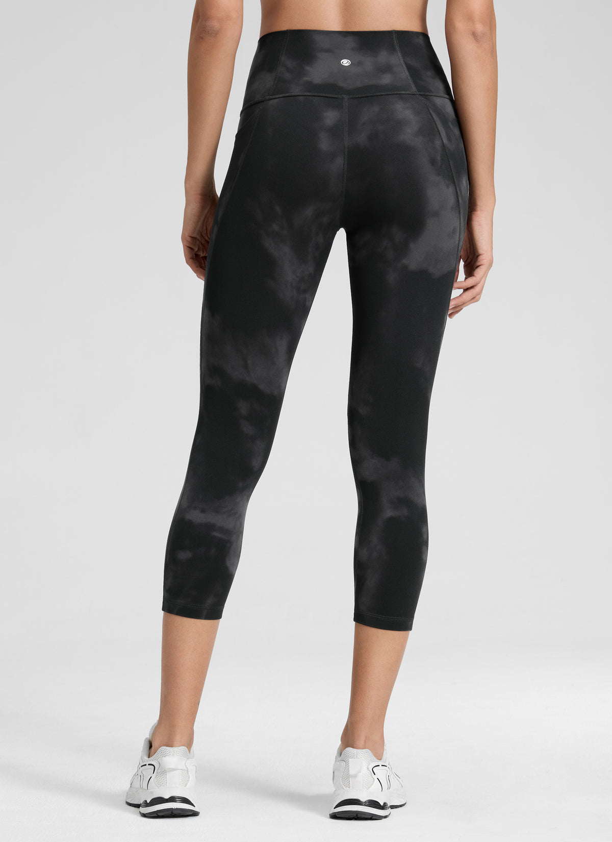 CRZ YOGA Women's Yoga High Rise Butterluxe Capri with Pockets 21'' Black Tie Dye Flowers @model_info:Jenna