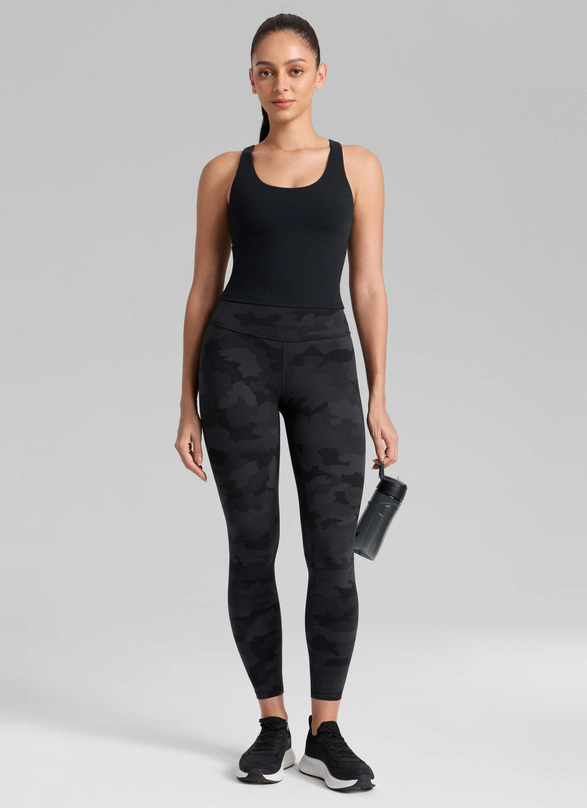 CRZ YOGA Women's Workout High Rise Butterlift Yoga Leggings 25'' Dark Grey Camouflage 2 @model_info:Bruna