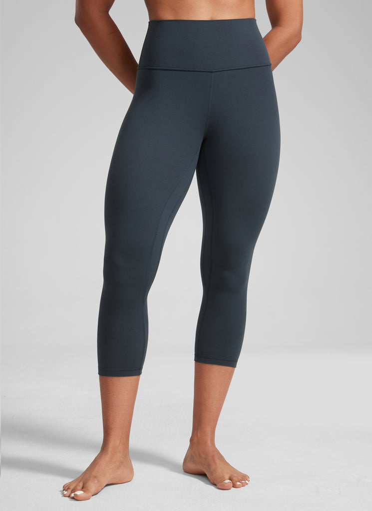 CRZ YOGA Women's High Waisted Capris Workout Leggings 21" True Navy