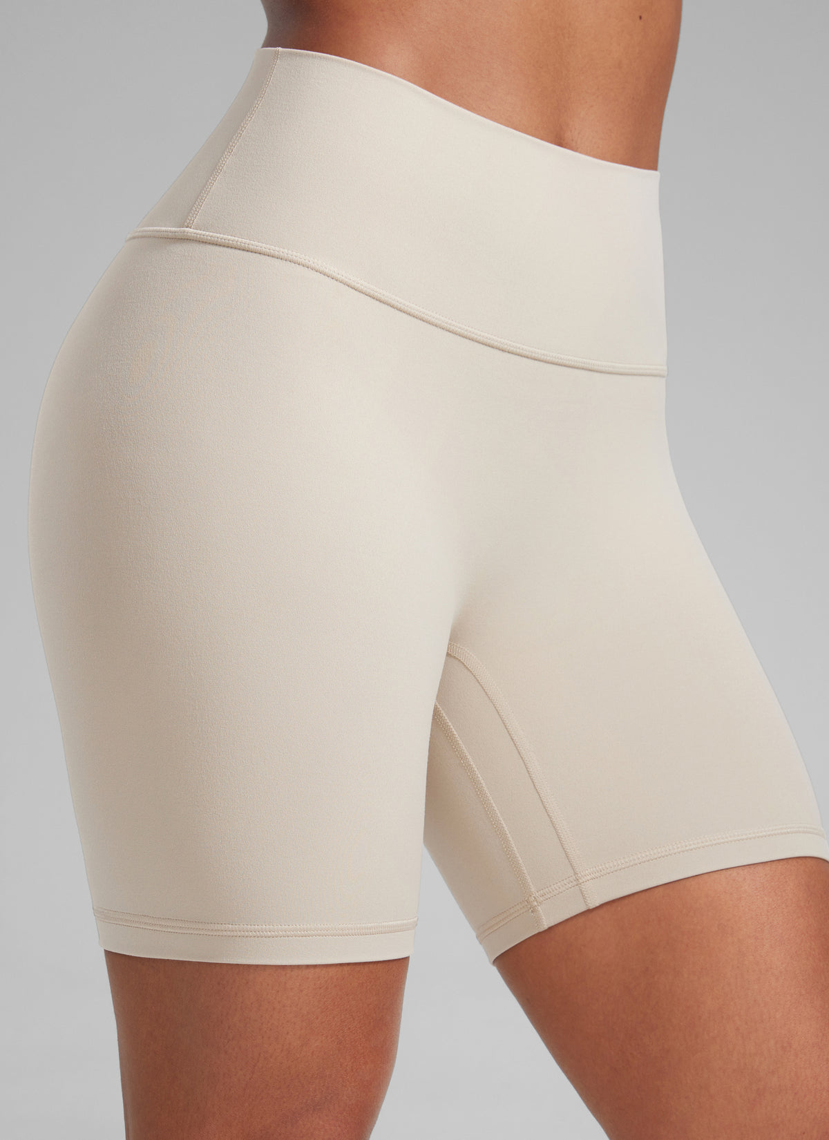CRZ YOGA Butterlift Womens Scrunch Butt Biker Shorts 6'' No Front Seam Mojave Tan @model_info:Crystal